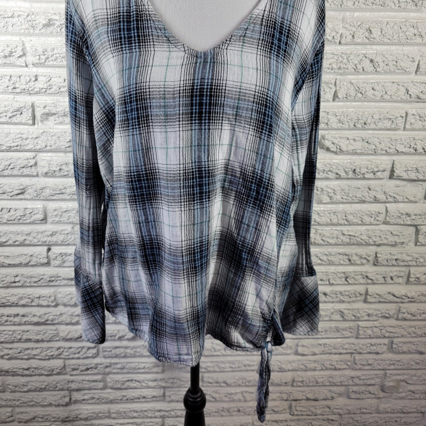 Time Tru Women Top XXL 20 Plus Long Sleeve Gray Blue Plaid Scoop Neck Tied Hem
