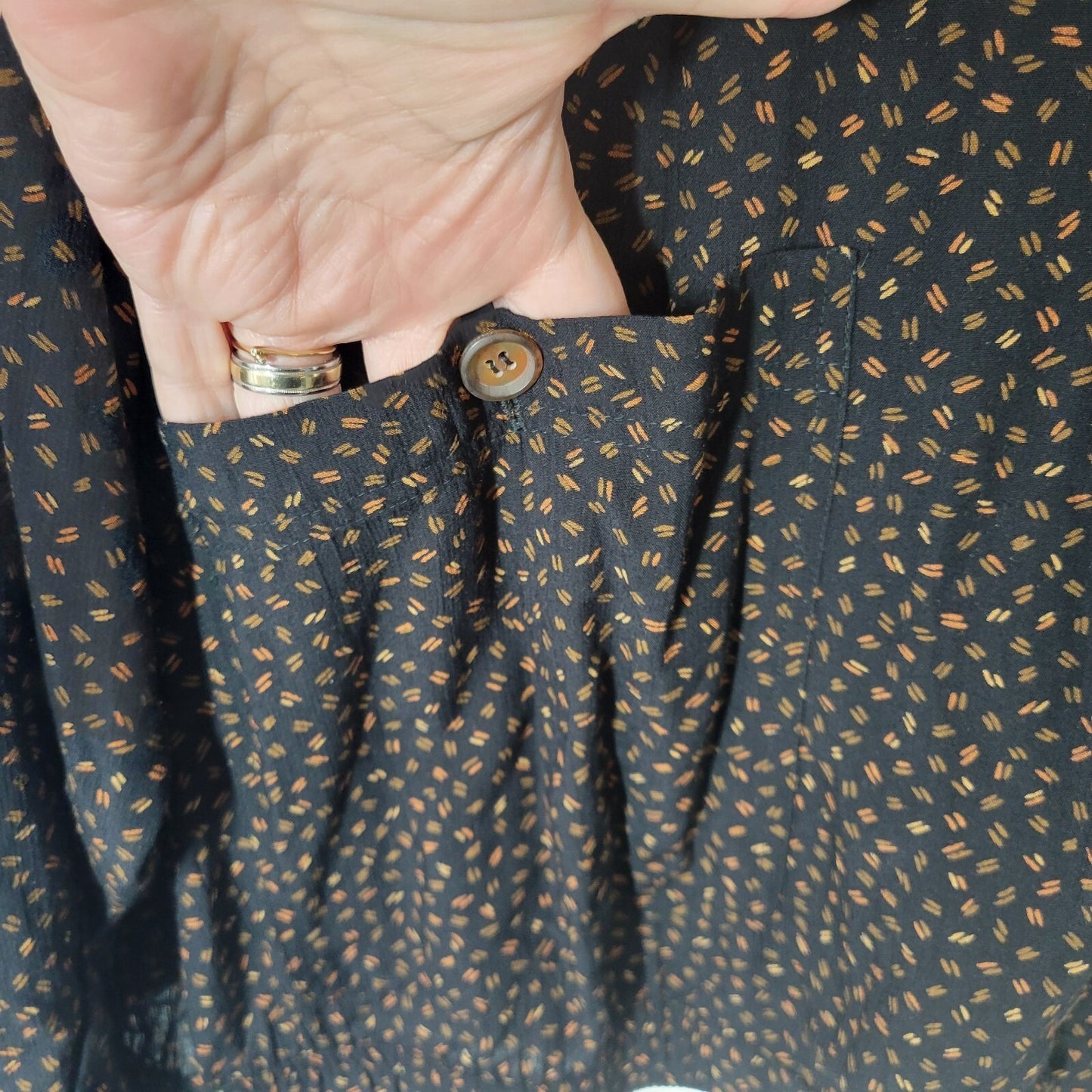 Liz Claiborne Elisabeth Womens Top 20 Smock Long Sleeve Black Geometric Rayon