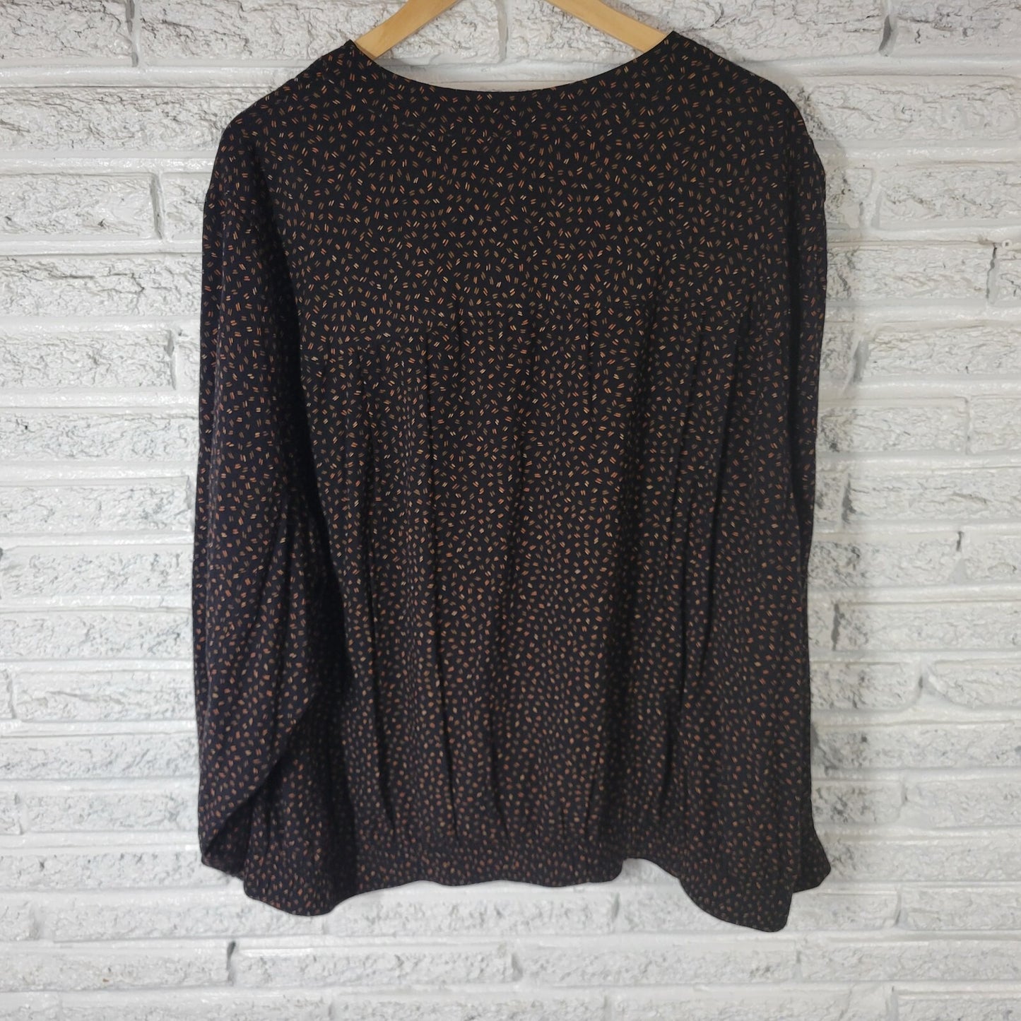 Liz Claiborne Elisabeth Womens Top 20 Smock Long Sleeve Black Geometric Rayon