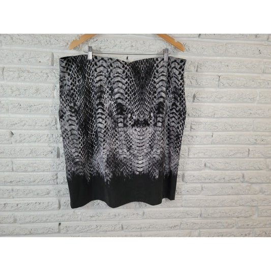 Peter Nygard Womens Skirt 1X Plus Pencil Black Gray Animal Print Comfort Waist