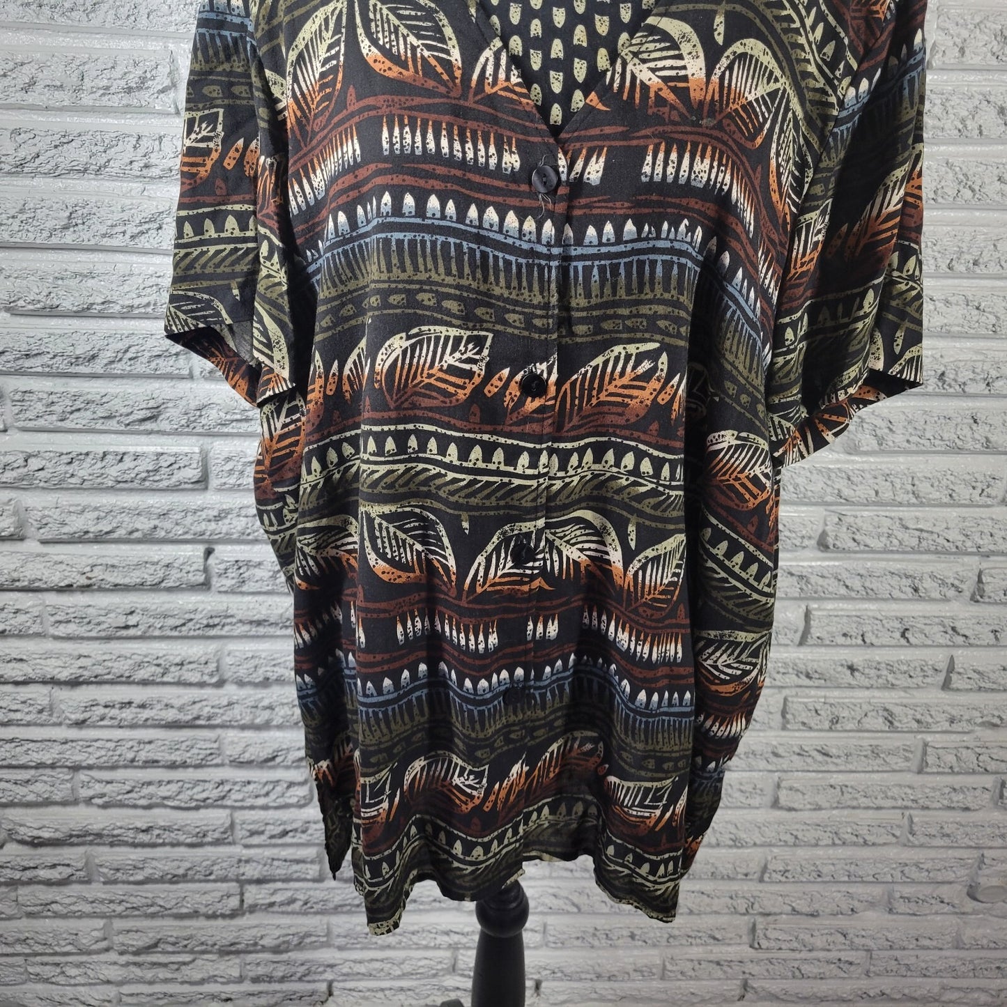 Sag Harbor Women's 2X Plus Black Geometric Button Up Top Short Sleeve Round Neck