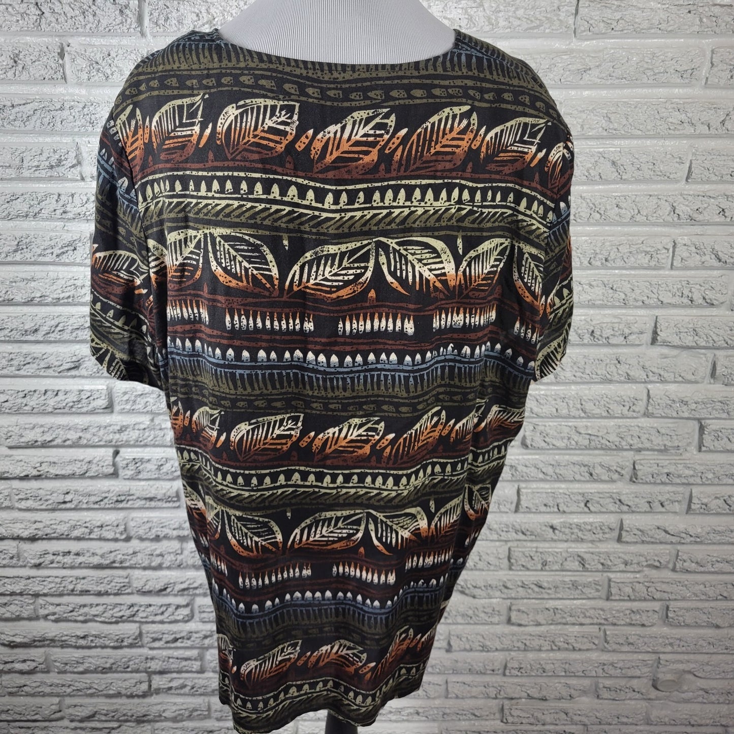 Sag Harbor Women's 2X Plus Black Geometric Button Up Top Short Sleeve Round Neck