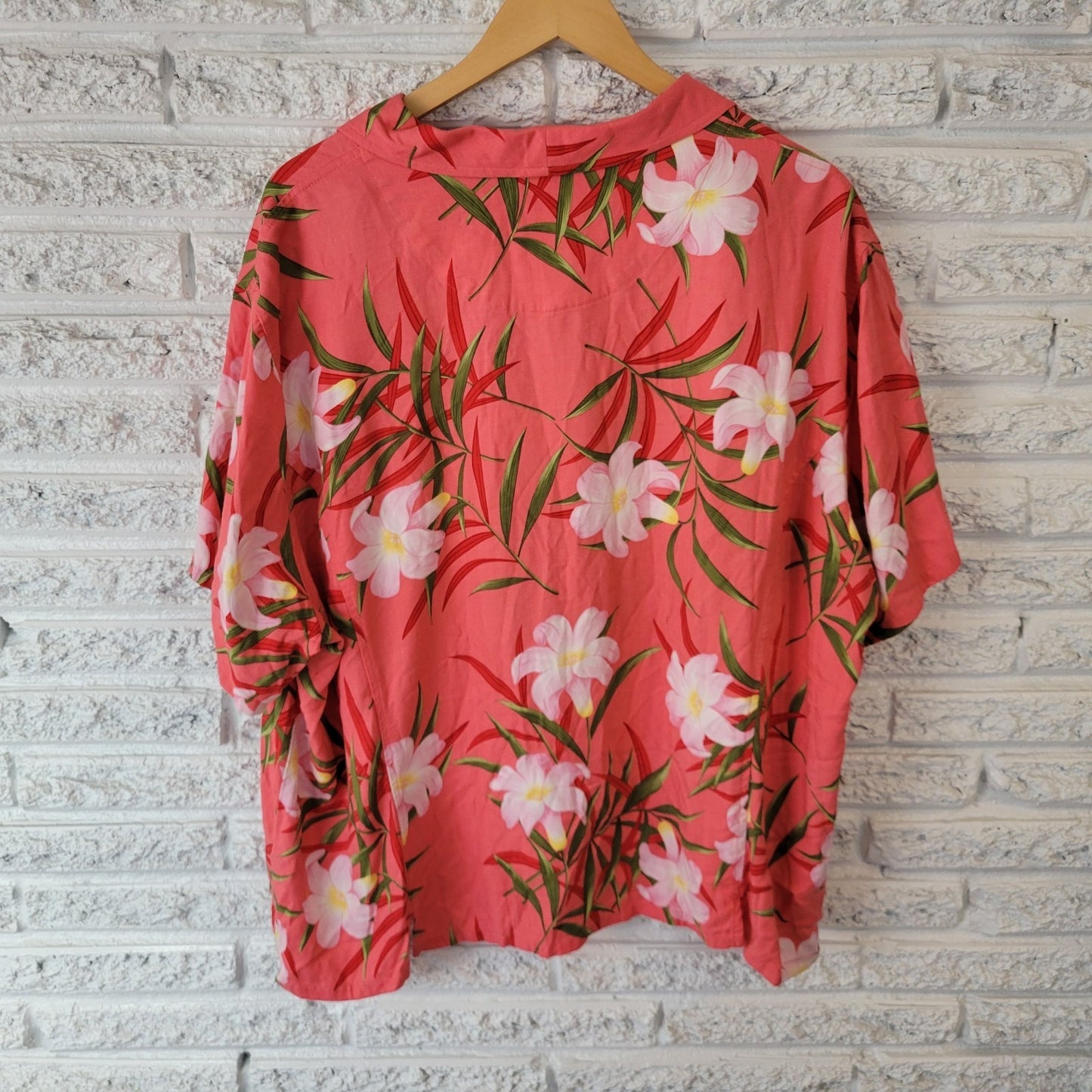 Jamaica Bay Womens Top 3X Plus Short Sleeve Pink Green Tropical Floral Button Up