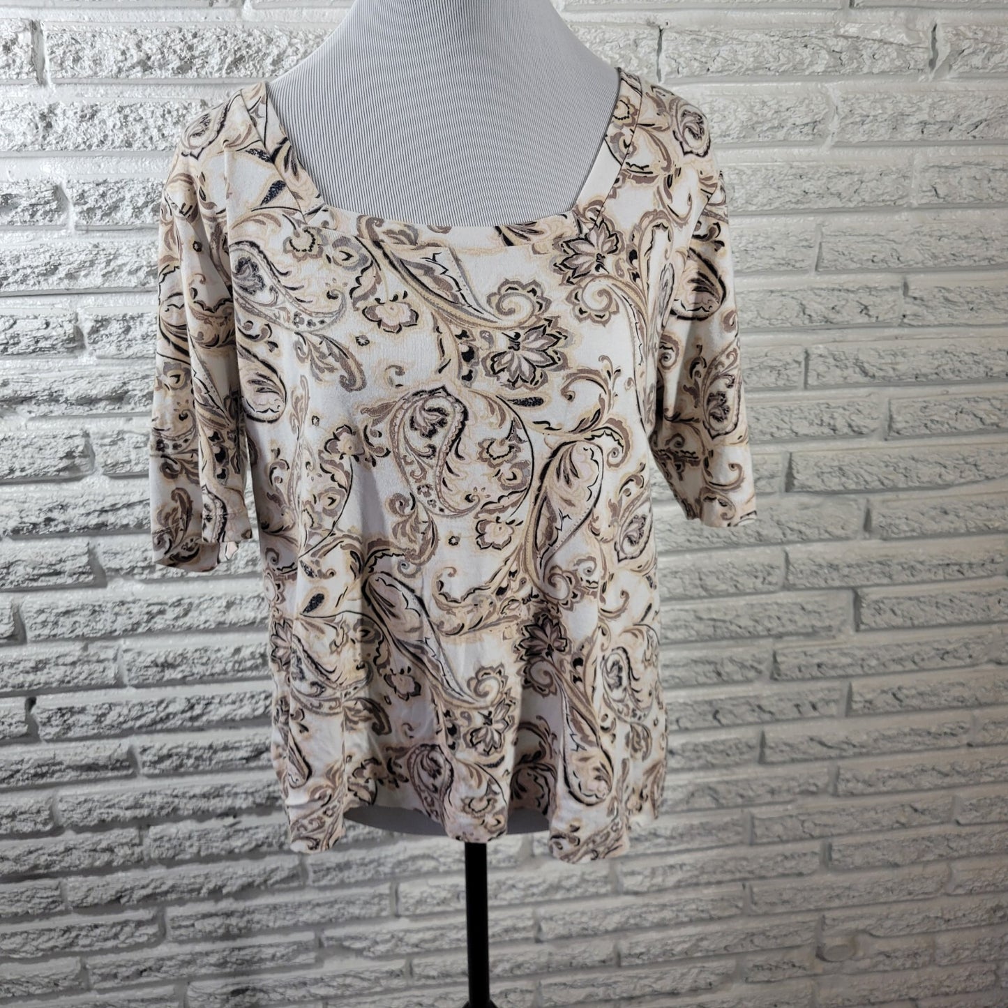 Croft Barrow Womens Top Extra Large Tee Short Sleeve Tan Paisley Lightweight