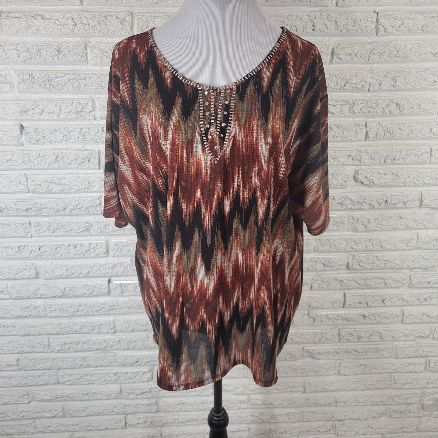 Notations Womens Top 2X Plus Short Sleeve Earth Tones Watercolor Studded Comfy