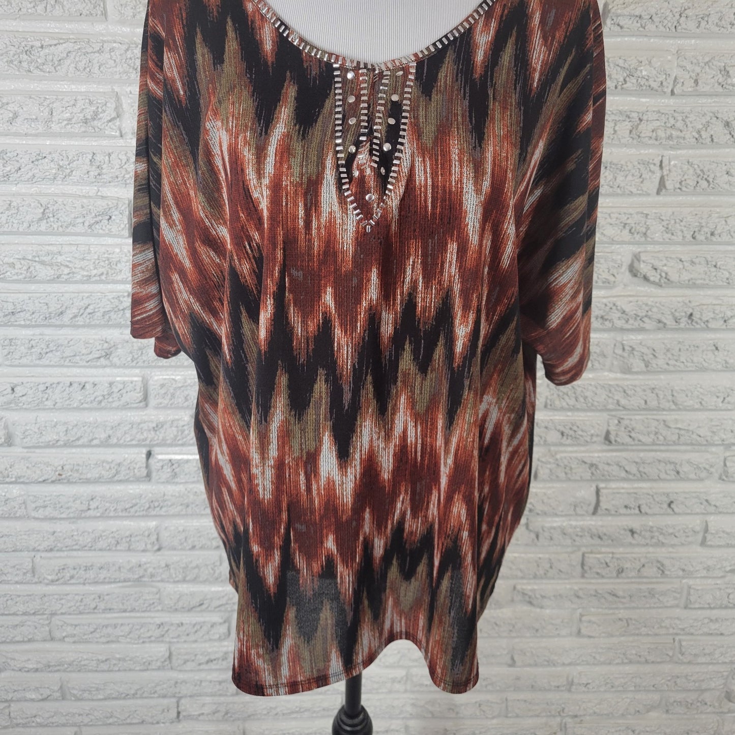 Notations Womens Top 2X Plus Short Sleeve Earth Tones Watercolor Studded Comfy