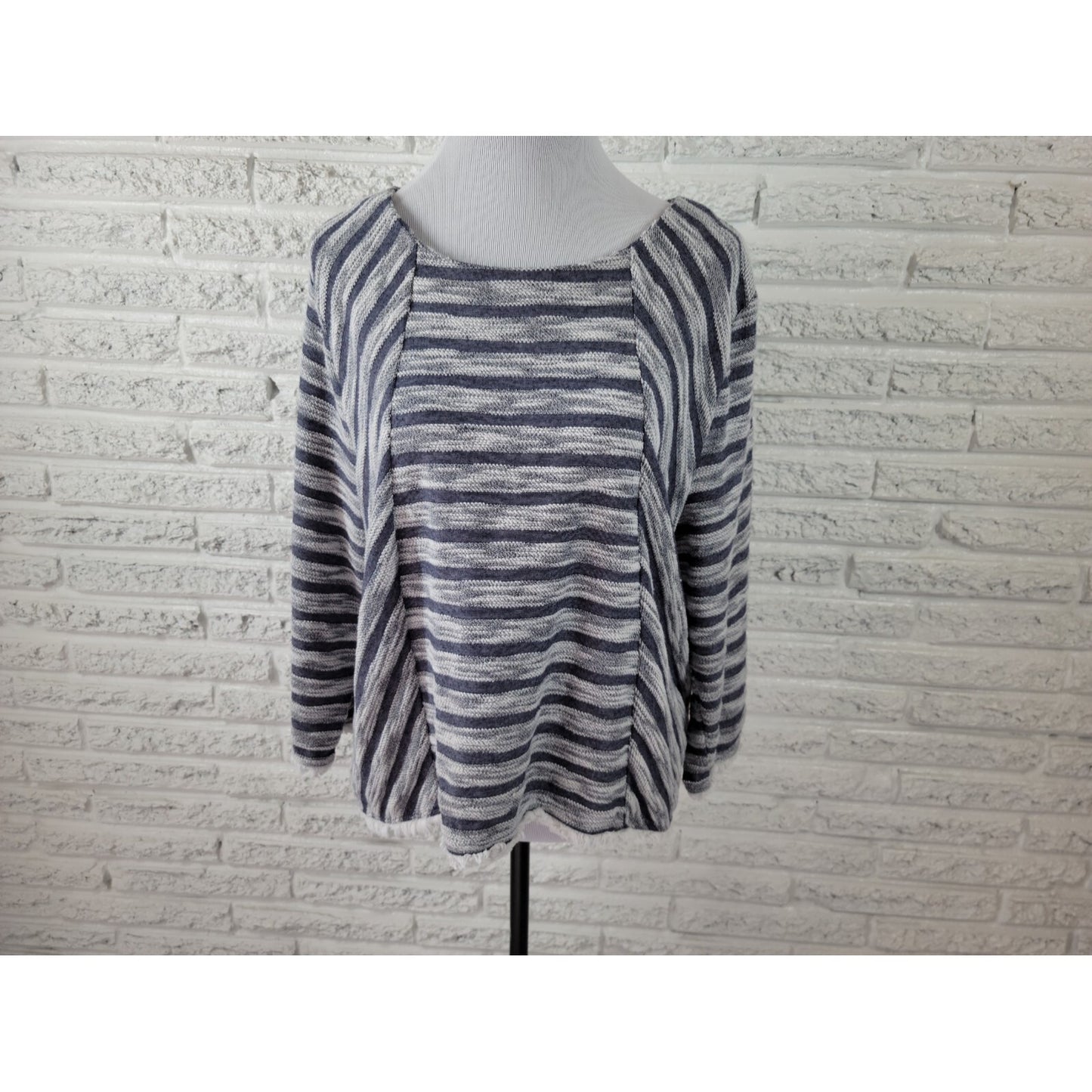 Chicos Womens Top 3 Standard Extra Large Gray Stripe Casual Poly Blend Fringe