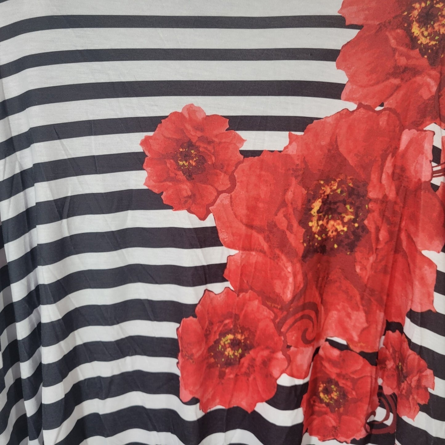 CD Daniels Womens Top 3X Plus Sleeveless Lightweight Red Black Floral Stripe