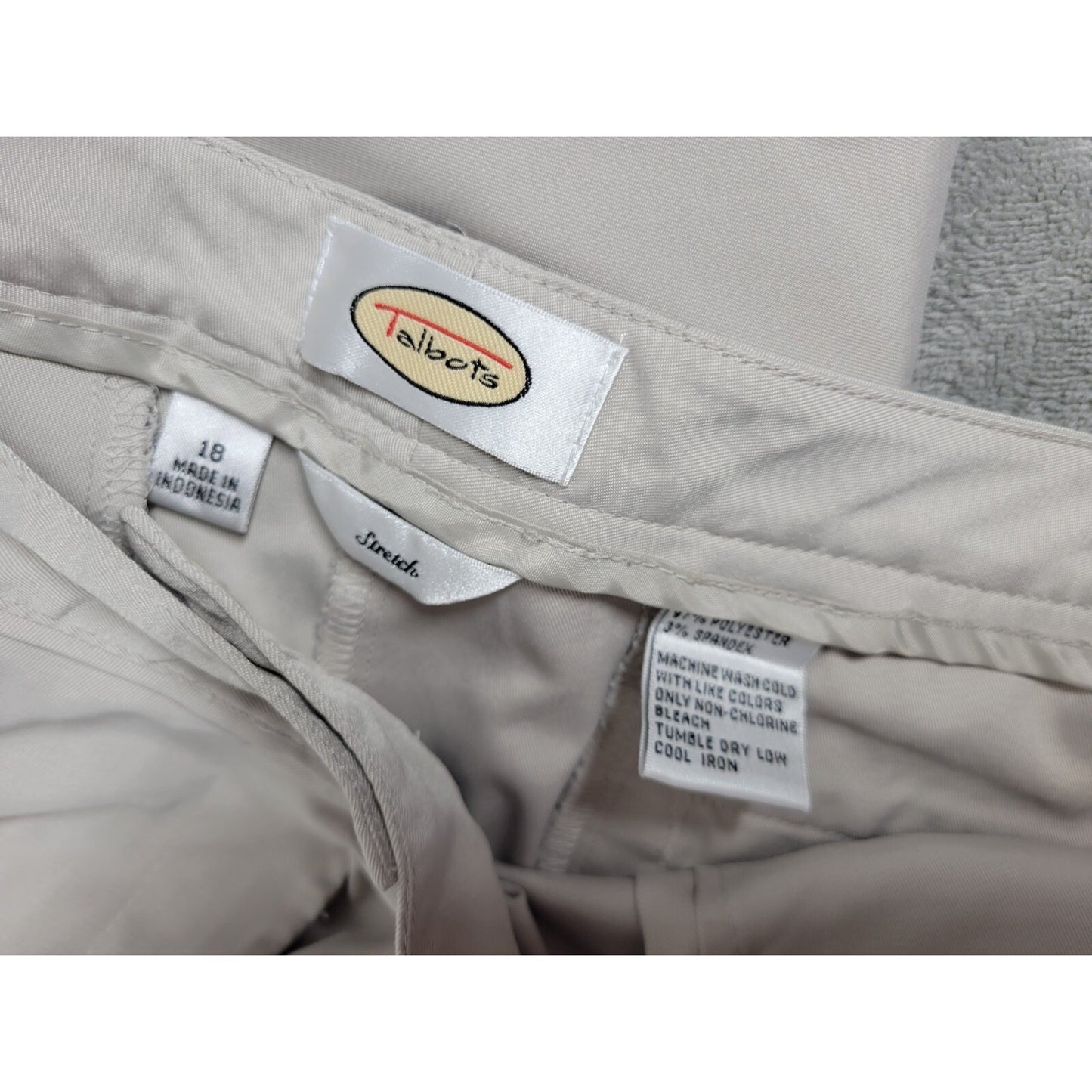 Talbots Womens Pants 18 Plus Capri Beige Zip Fly Polyester Blend Career Casual