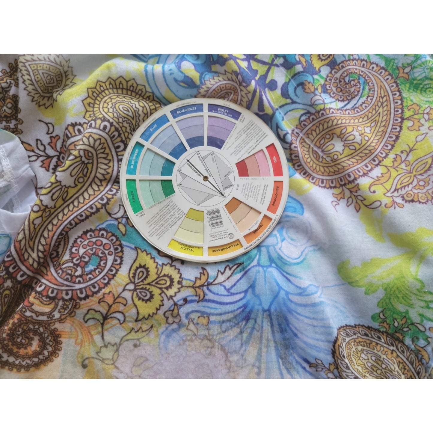 Only Nine Womens Top 2X Plus Tee Short Sleeve Polyester Laser Cut Blue Paisley