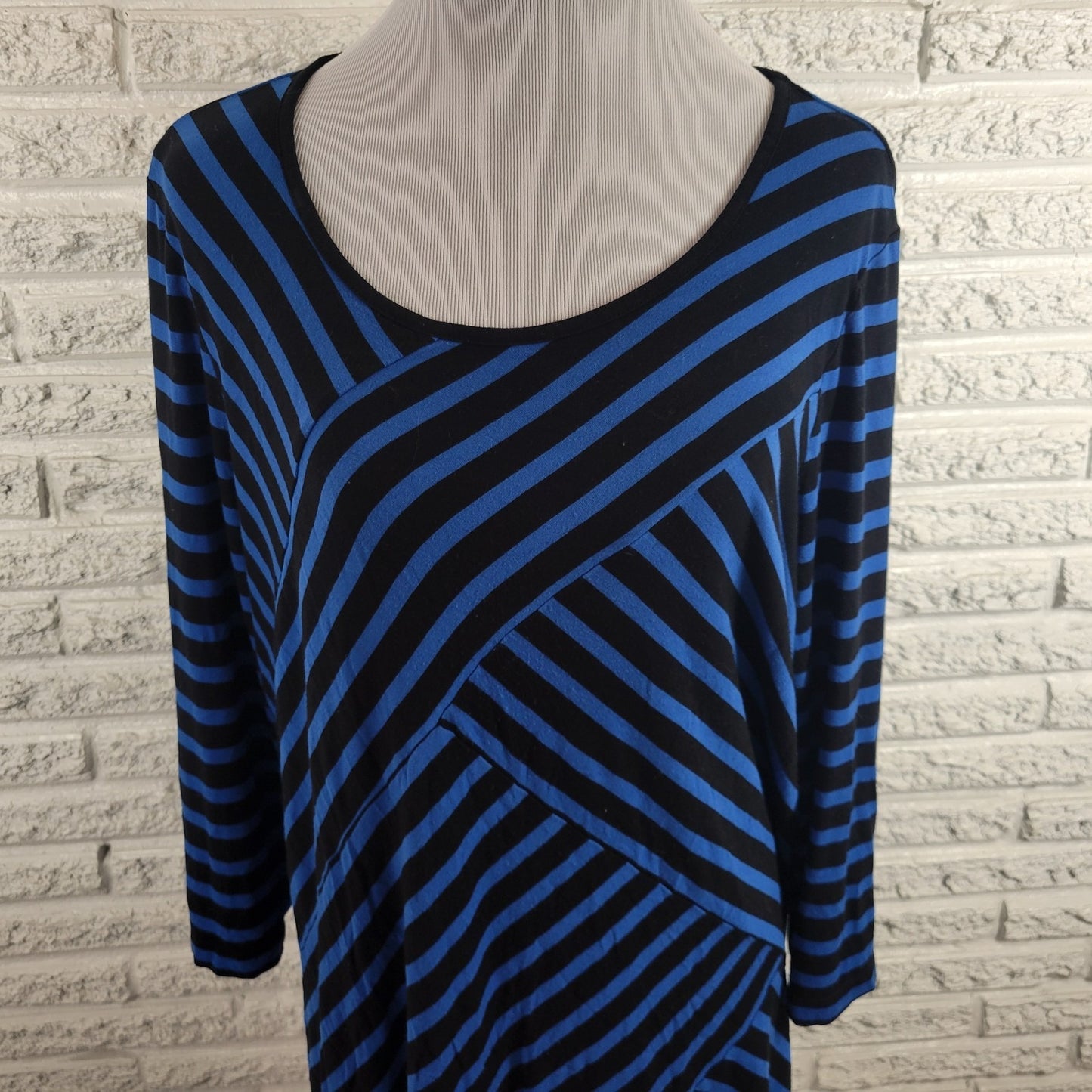 Croft Barrow Womens Top 1X Plus Tunic 3/4 Sleeve Blue Stripe Comfy Rayon Blend