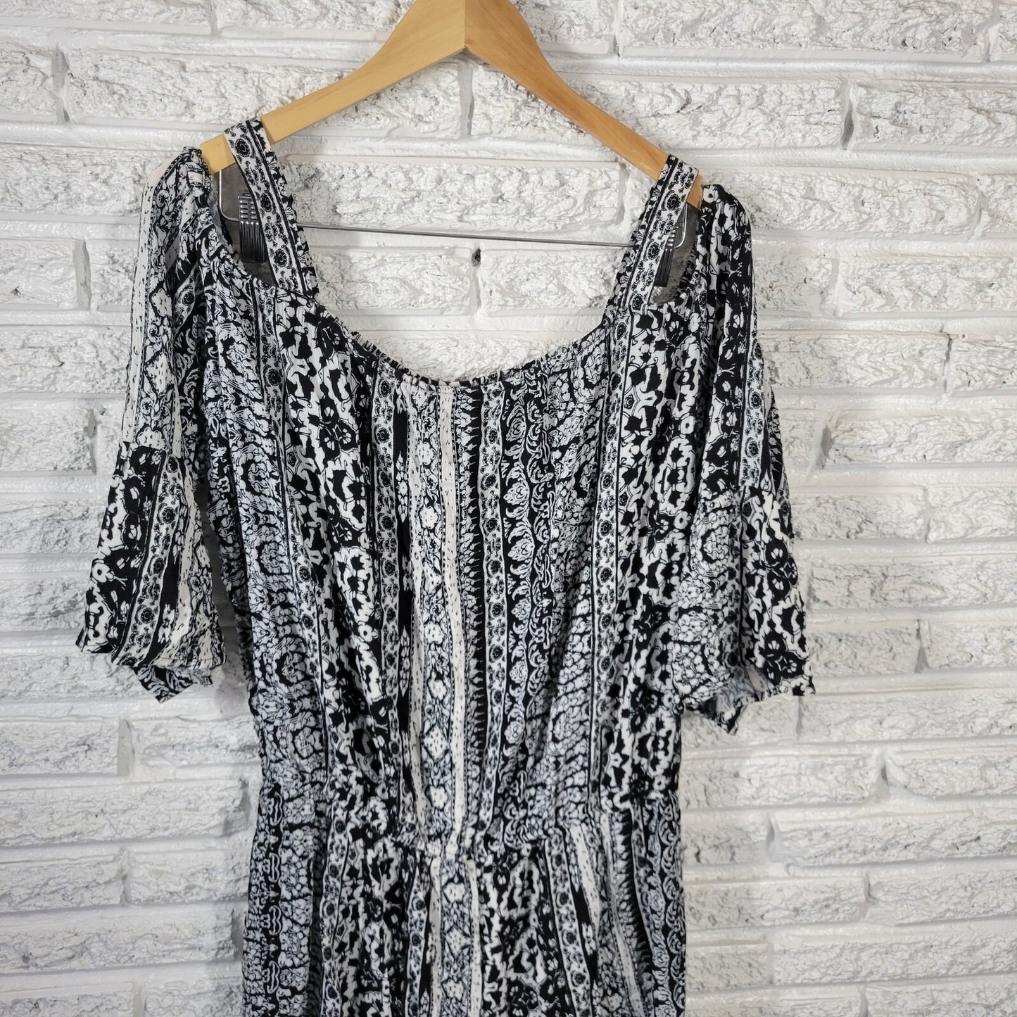 Apt 9 Women's XL Black White Geometric 3/4 Sleeve Romper Jumpsuit Viscose