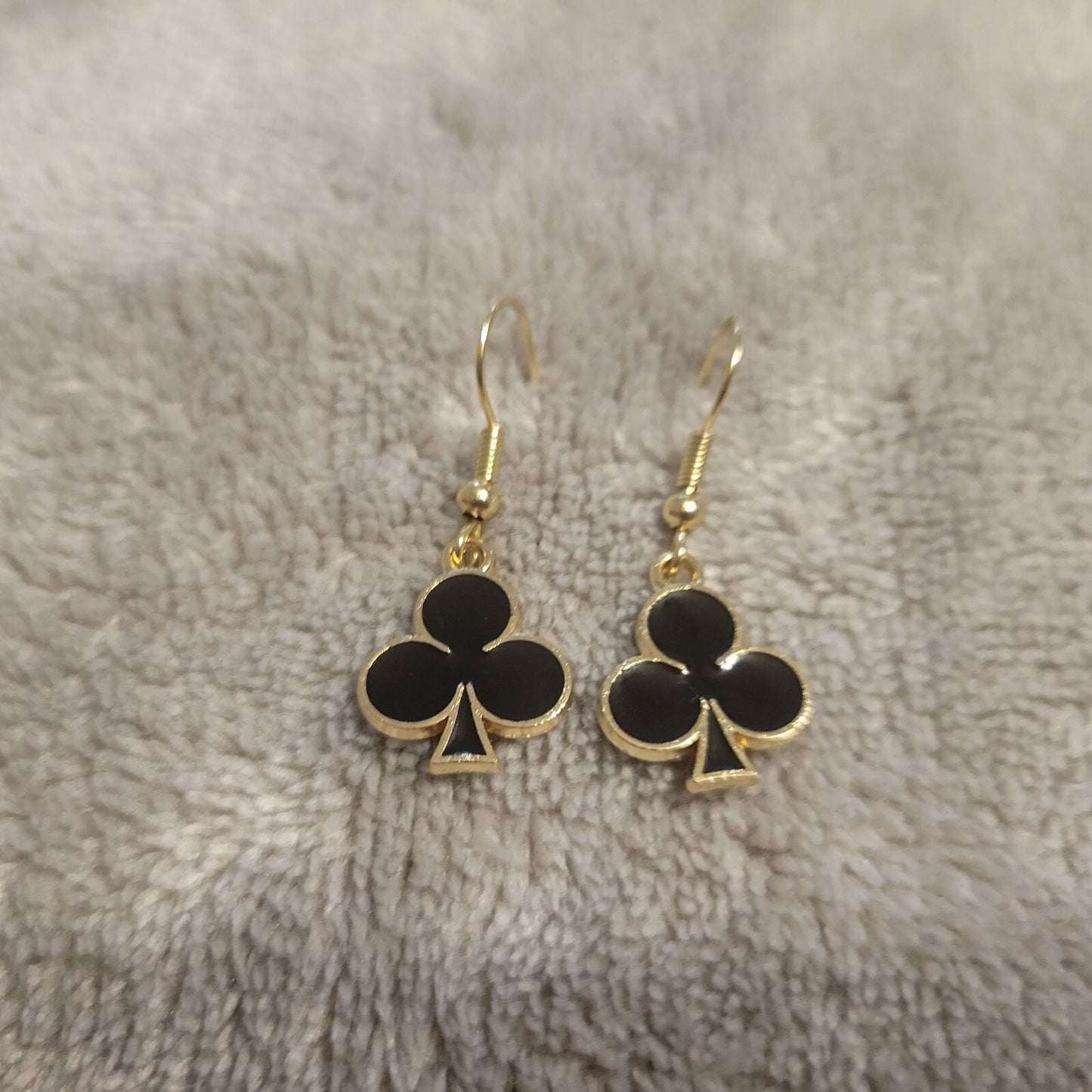 Clubs Poker Suit Casino Earrings Hanging Dangle Novelty Fish Hook