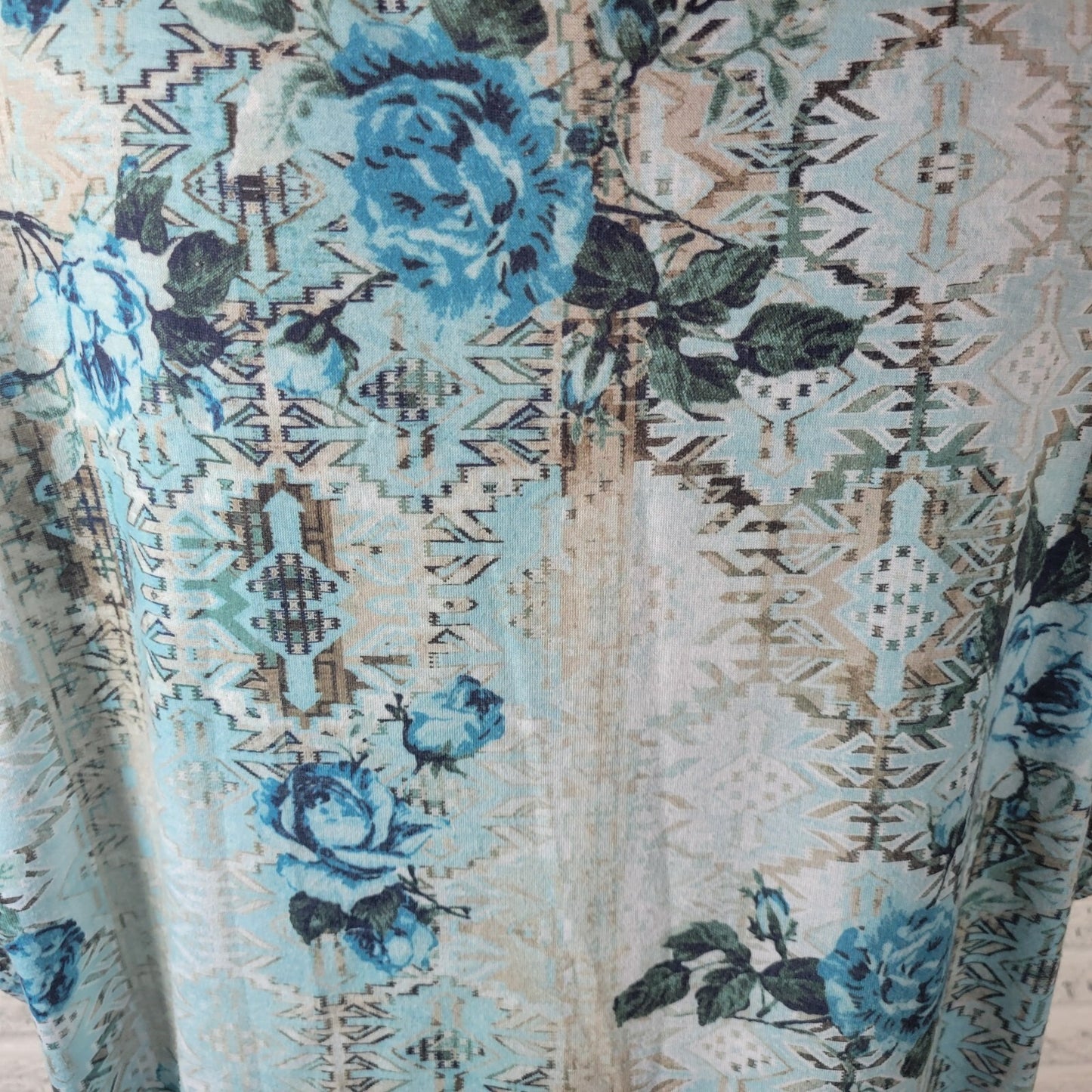 Gloria Vanderbilt Womens Top 1X Tee Short Sleeve Blue Roses Poly Blend Studded