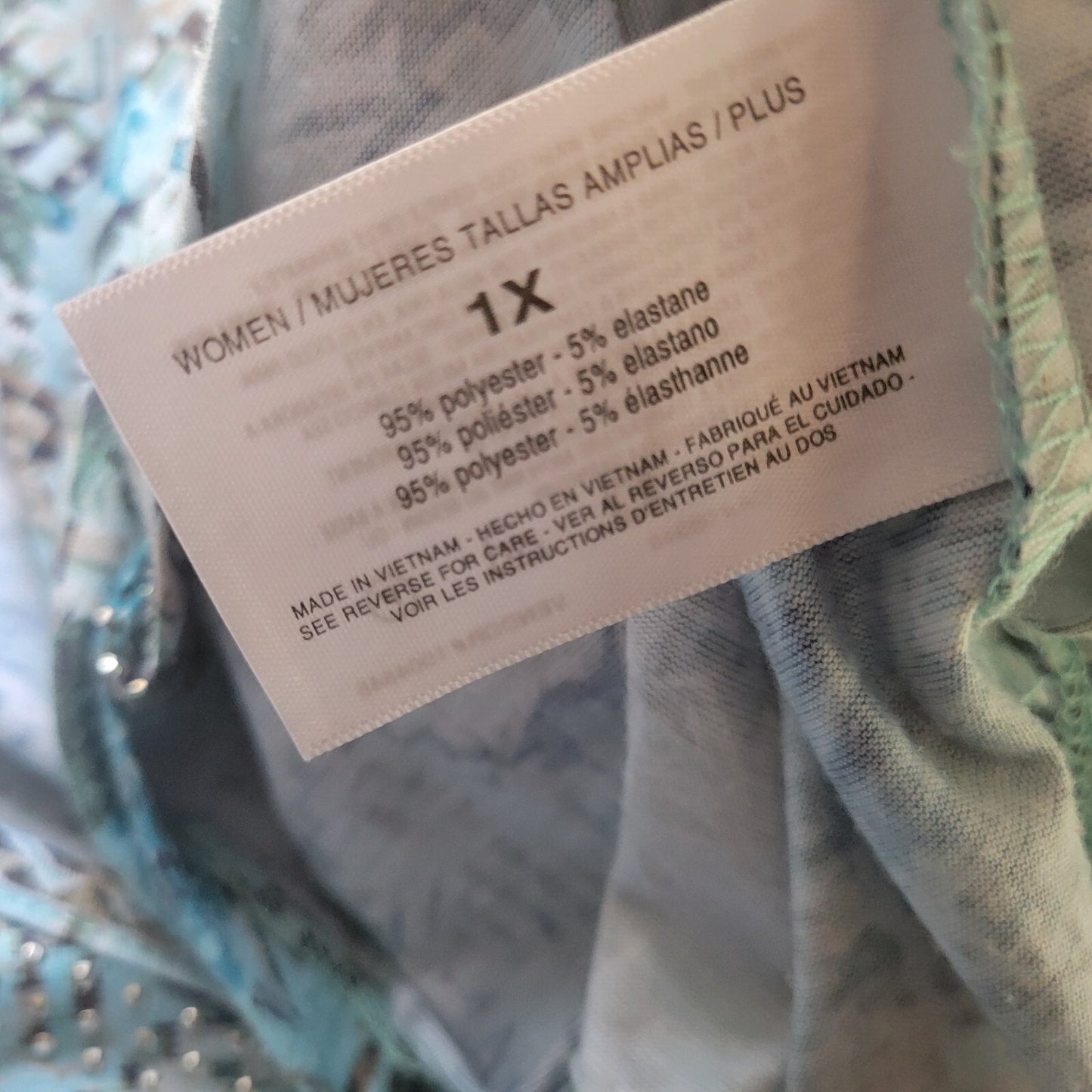 Gloria Vanderbilt Womens Top 1X Tee Short Sleeve Blue Roses Poly Blend Studded