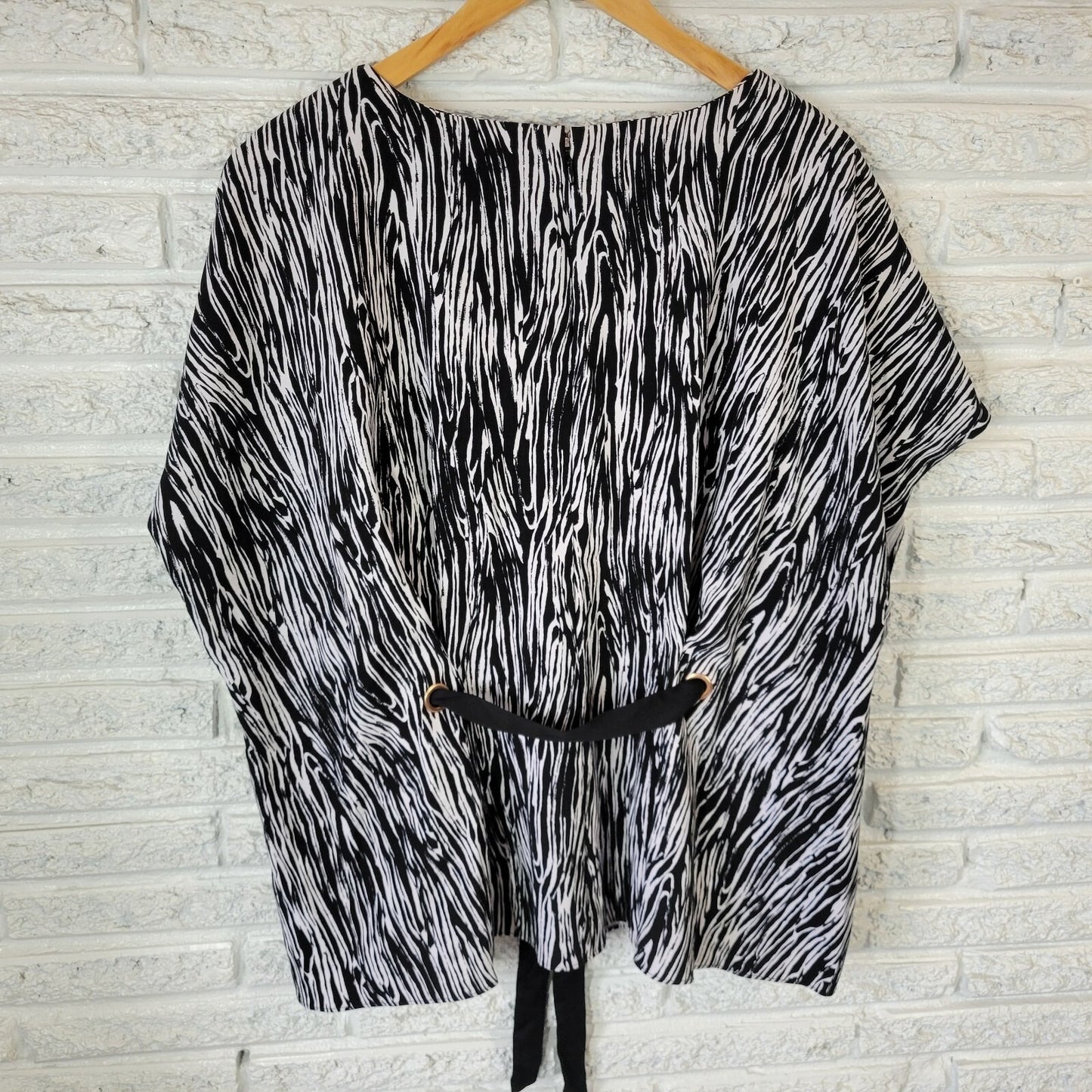 Lane Bryant Womens Top 22 24 Plus Zip Back Zebra Black Animal Print Poly Blend