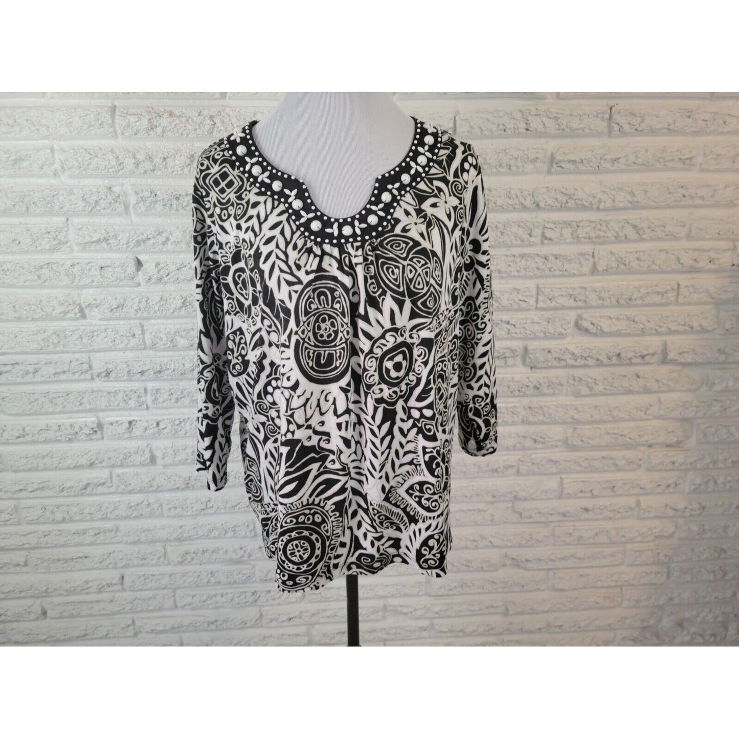 RQT Womens Top 2X Plus 3/4 Sleeve Pullover Black Floral Beaded Office Casual