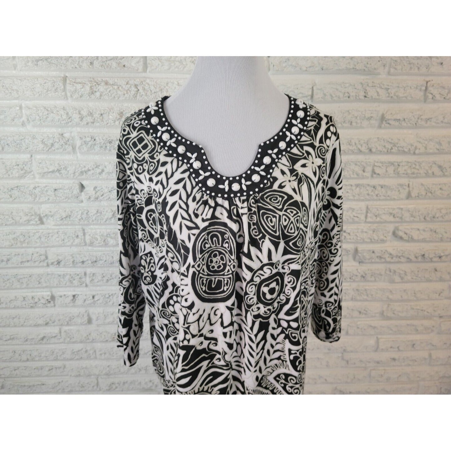 RQT Womens Top 2X Plus 3/4 Sleeve Pullover Black Floral Beaded Office Casual