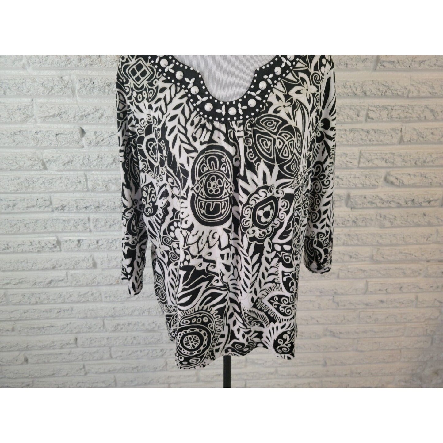 RQT Womens Top 2X Plus 3/4 Sleeve Pullover Black Floral Beaded Office Casual