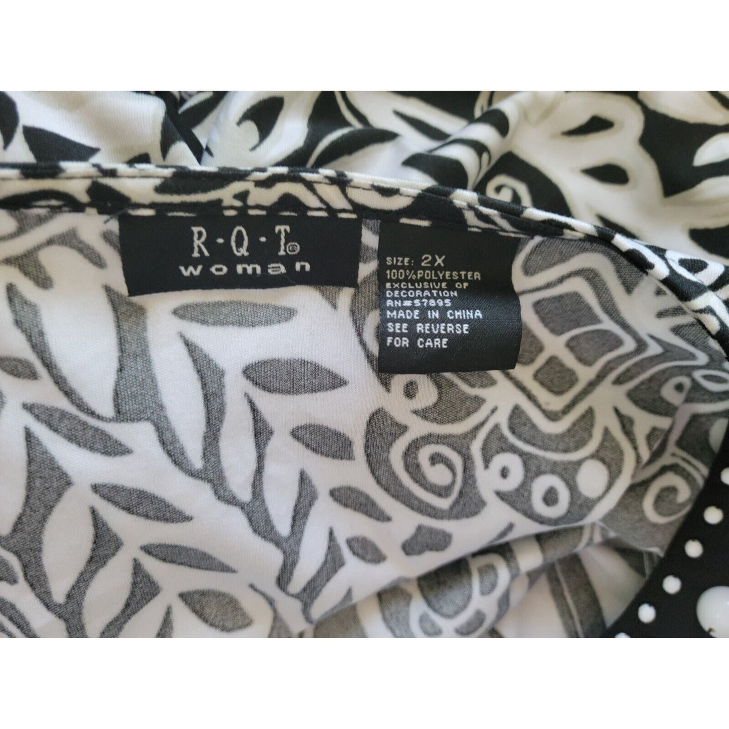 RQT Womens Top 2X Plus 3/4 Sleeve Pullover Black Floral Beaded Office Casual