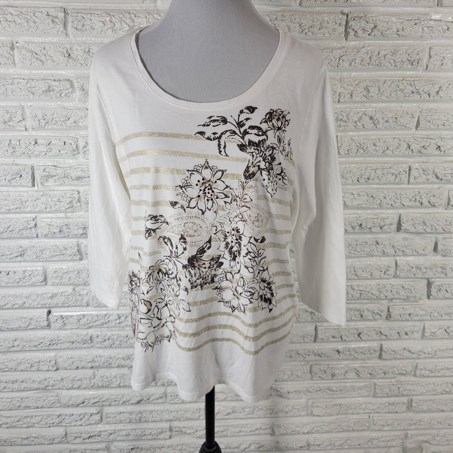 Chicos Zenergy Women Top Tee 3 Standard XL 3/4 Sleeve White Floral Comfy Studded