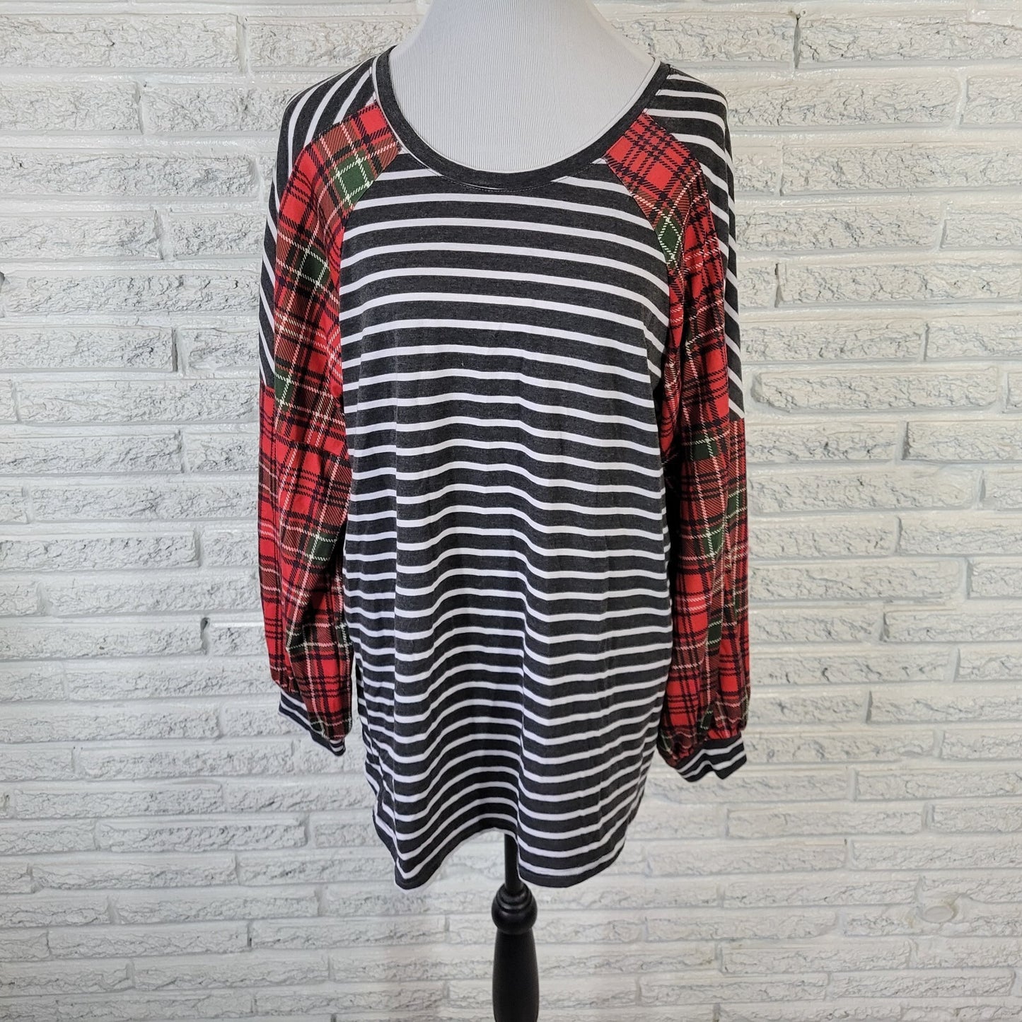 Southern Stitch Women Top XXL Plus Tee Tunic Raglan Sleeve Lightweight Red Plaid