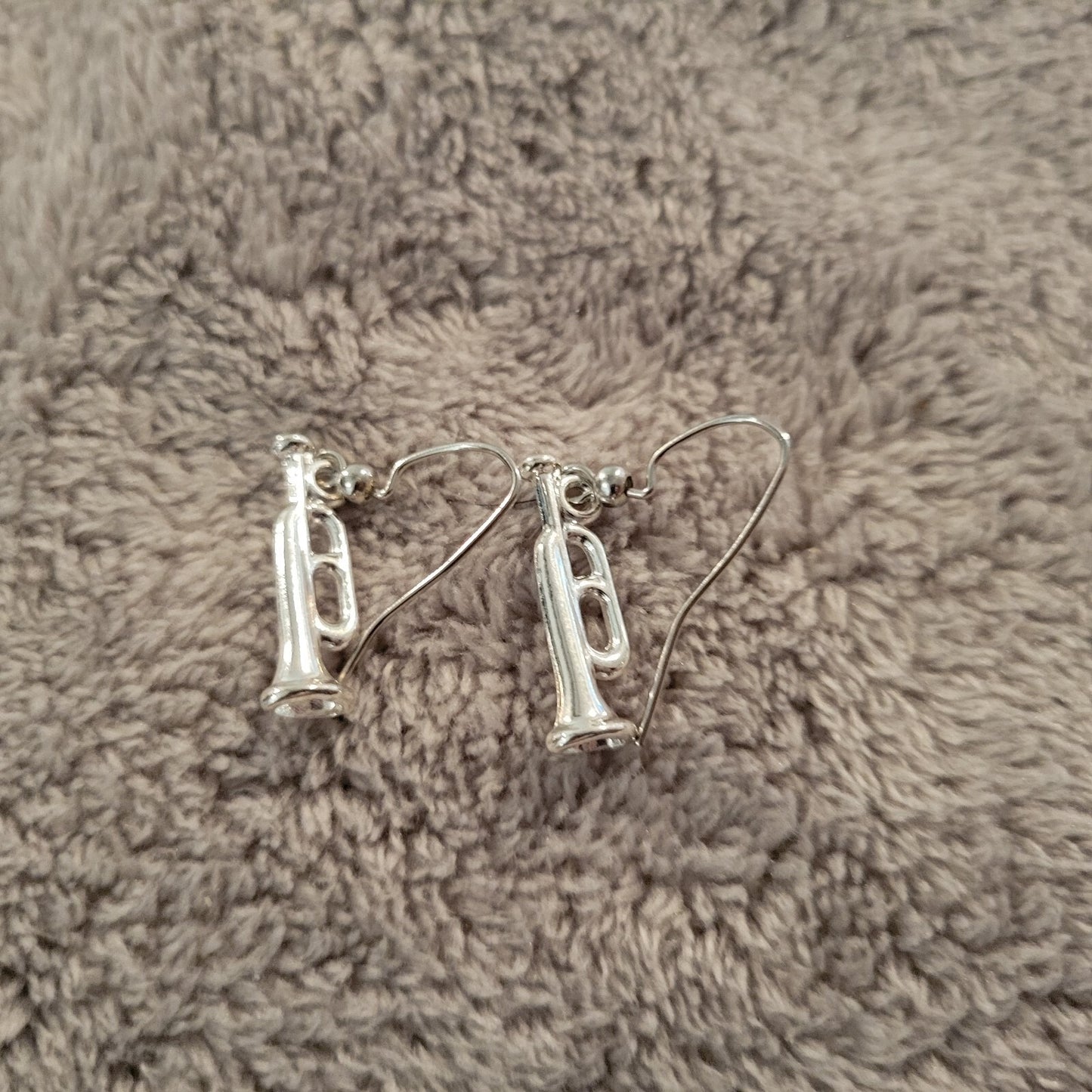Trumpet Cornet Womens Earrings One Pair Music Silver Tone Alloy Band Orchestra