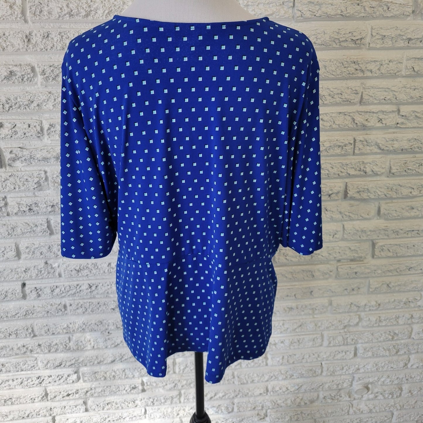 Liz Claiborne Women's XL Blouse Top Blue Geometric Tiny Square Stretch V-Neck