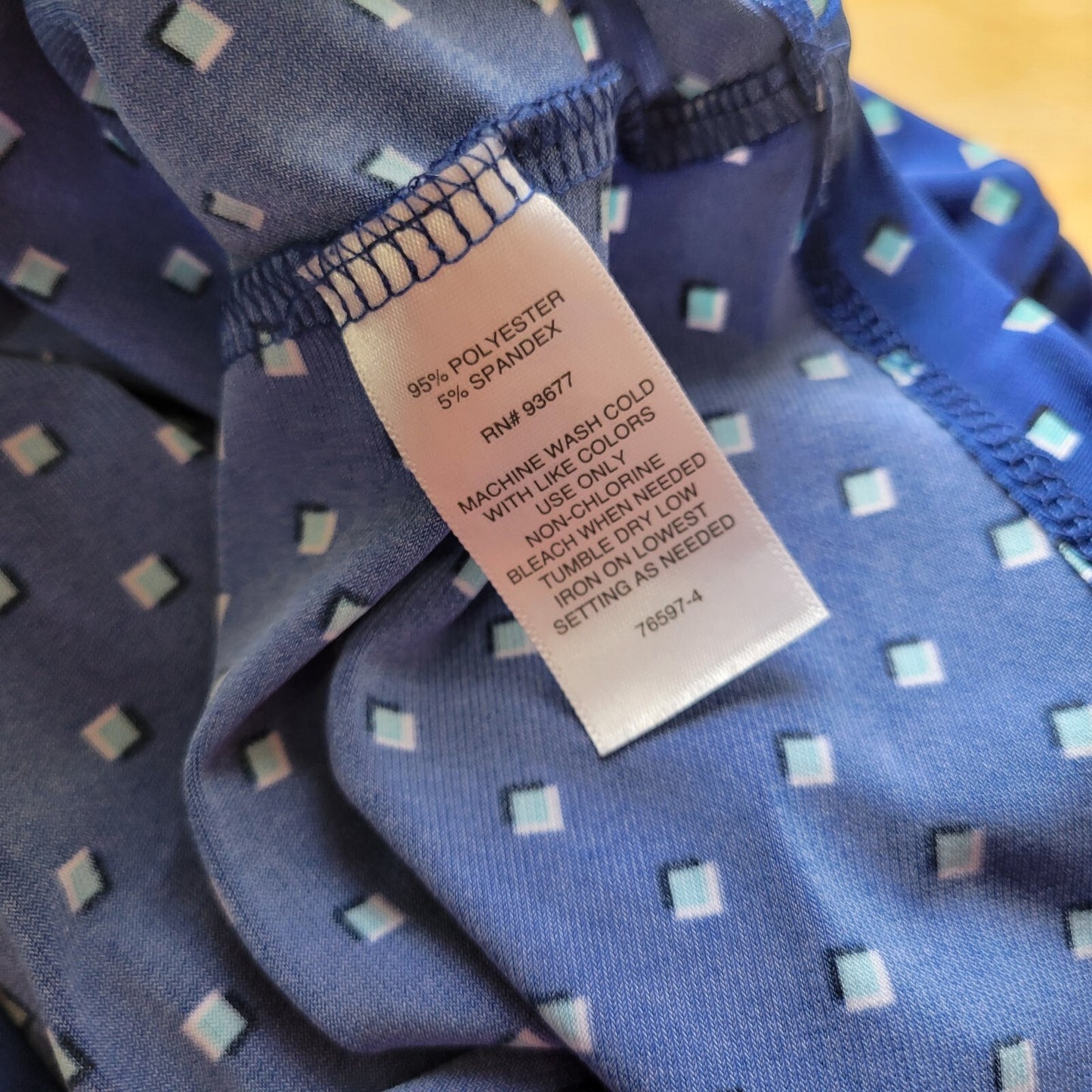 Liz Claiborne Women's XL Blouse Top Blue Geometric Tiny Square Stretch V-Neck