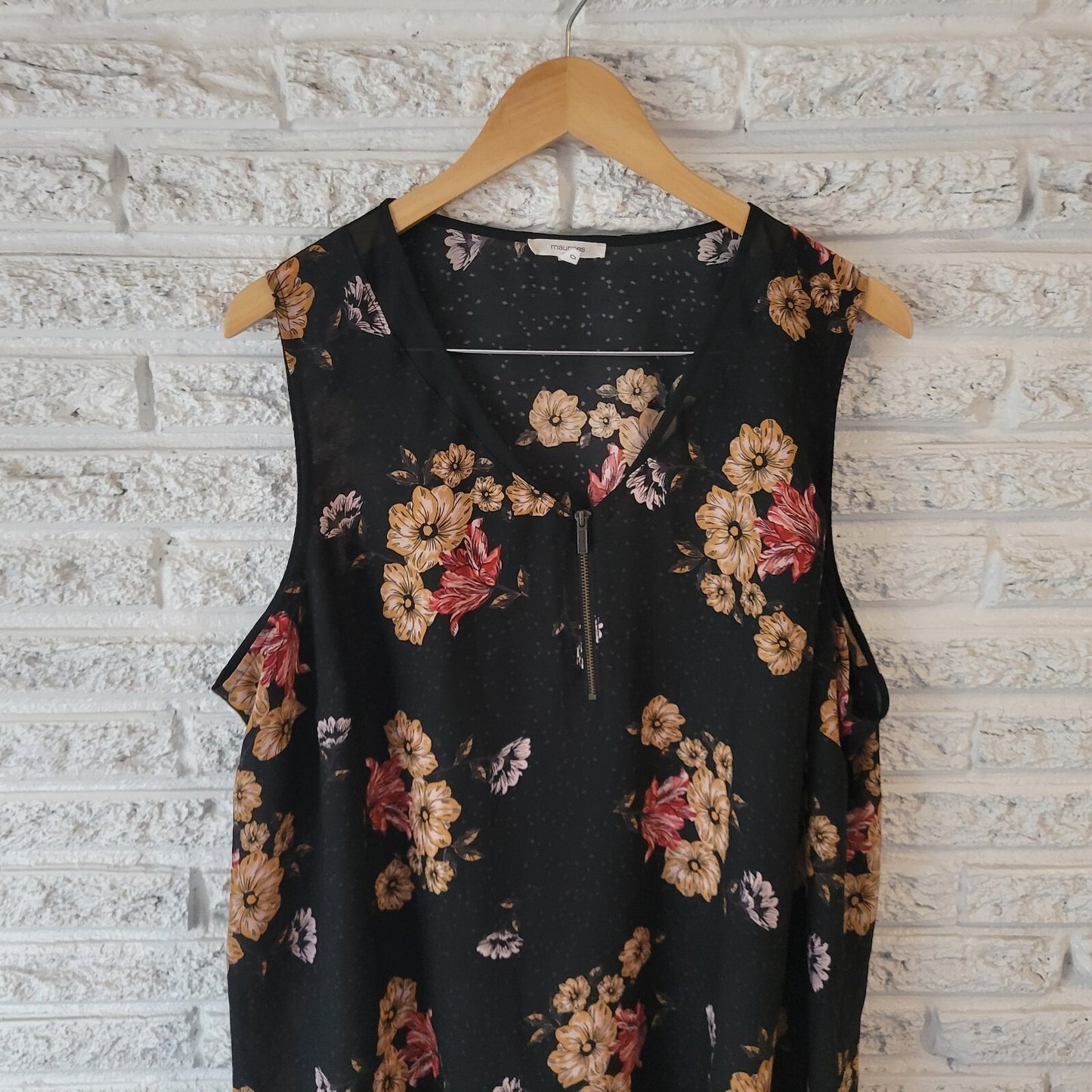 Maurices Womens Top 0 0X Plus Sleeveless Flowy Black Floral Sheer Lightweight