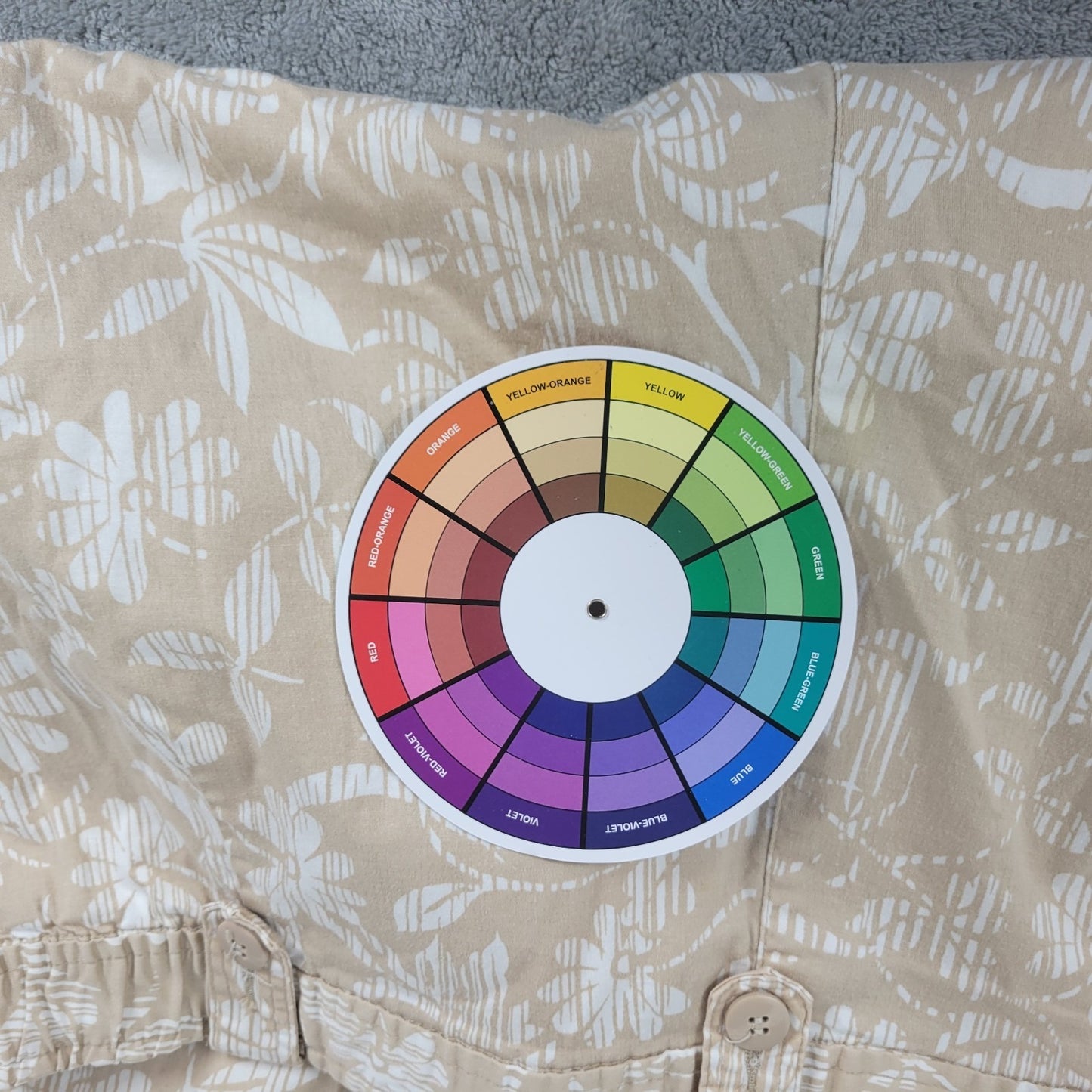 White Stag Women Pants 22W Plus Capri Beige White Floral Casual Comfort Zip Fly