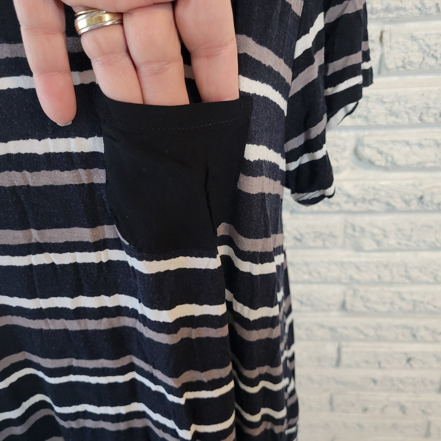 Anne Klein Womens Dress XL Mini Short Sleeve Black Stripe Pockets Chiffon Hem