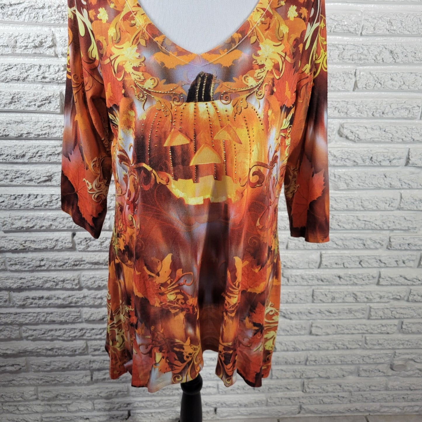 Live & Let Live Women's 1X Plus Orange Geometric Jack O Lantern Tunic Studded