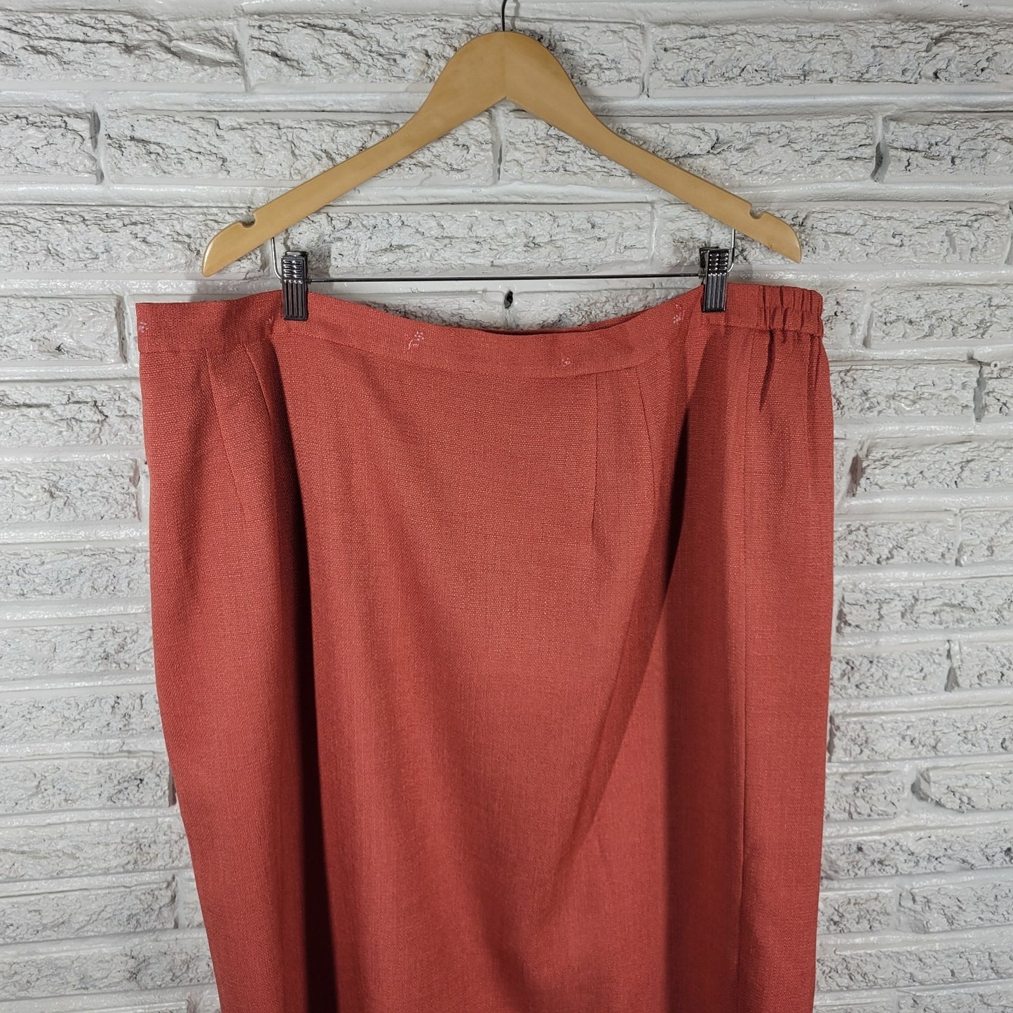 Dress Barn 24W Orange Embroidered Pencil Midi Length Zip Closure ORA30E