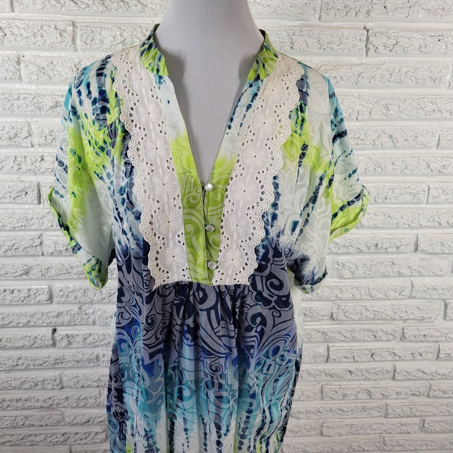 Dress Barn Women Top 2X Plus Tunic Green Blue Watercolor Lace Lightweight Casual