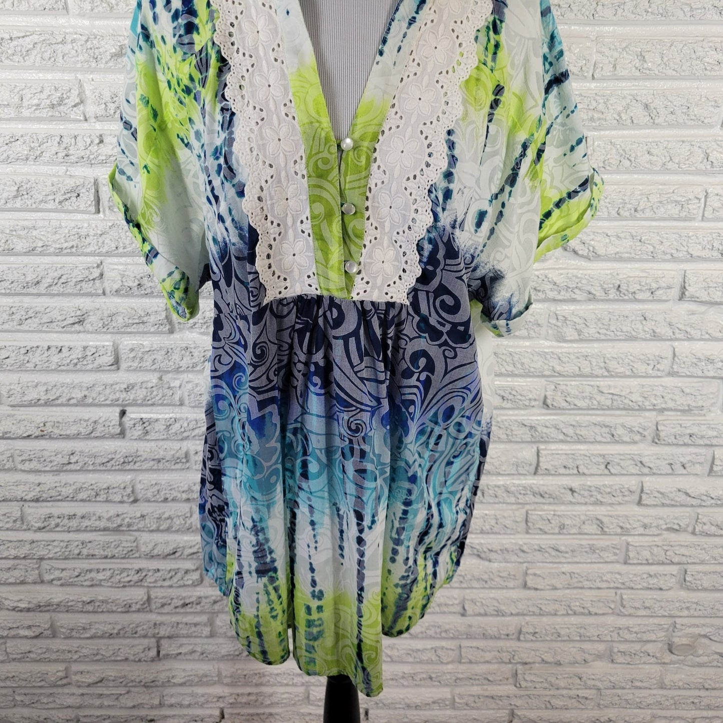 Dress Barn Women Top 2X Plus Tunic Green Blue Watercolor Lace Lightweight Casual