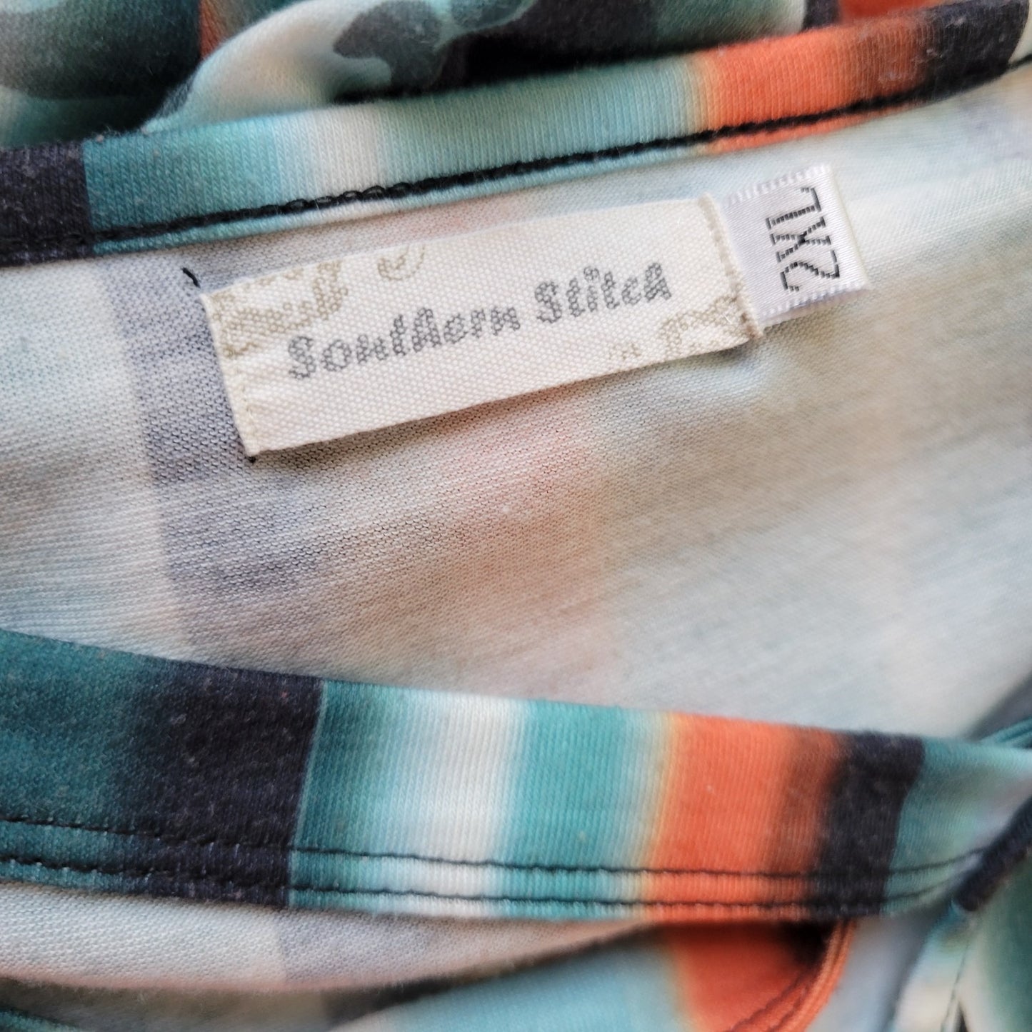 Southern Stitch Womens Top 2XL Plus Tunic Red Blue Watercolor Poly Blend Keyhole