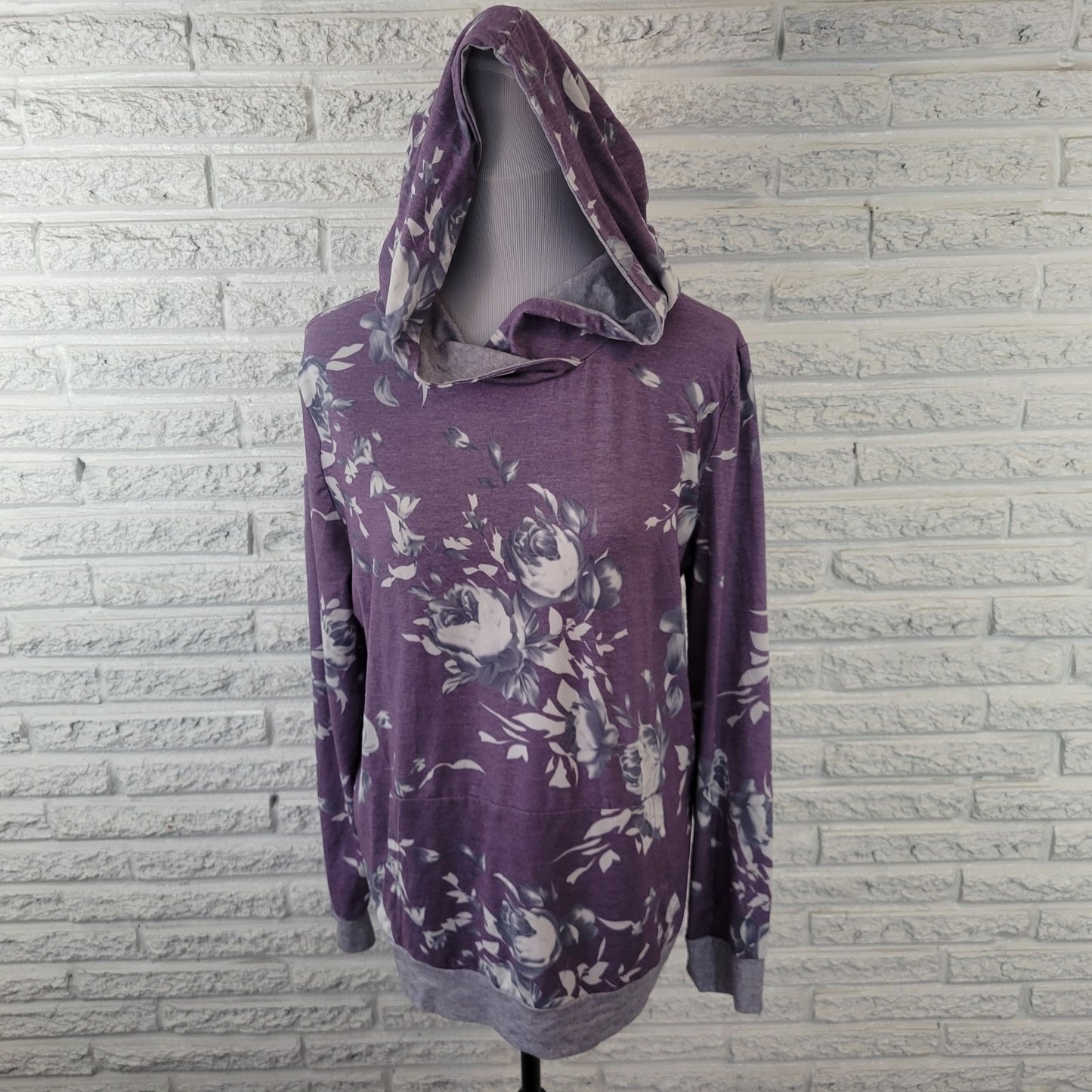 Womens Top Extra Large XL Tee Hoodie Lavender Floral Pockets Poly Blend Casual