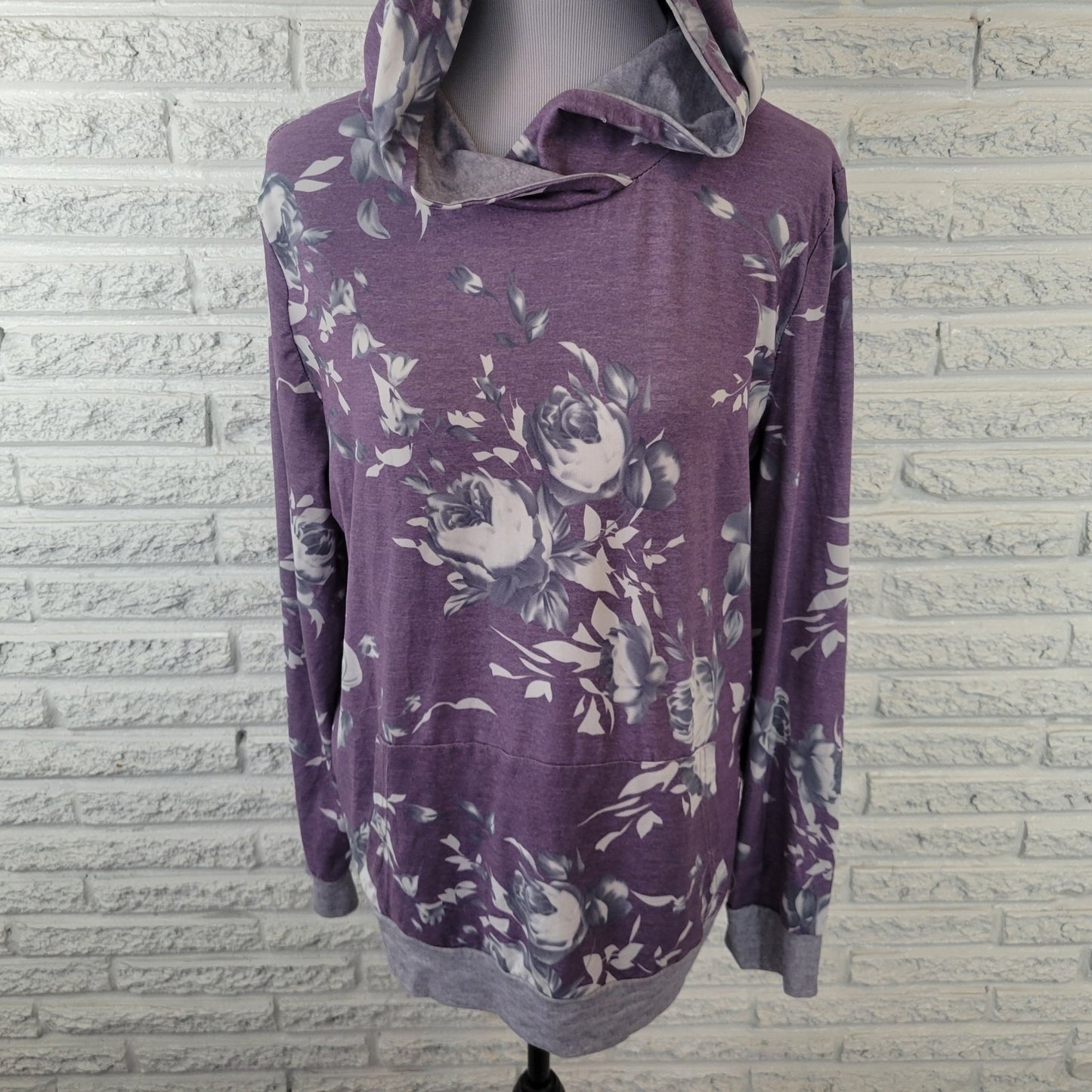 Womens Top Extra Large XL Tee Hoodie Lavender Floral Pockets Poly Blend Casual