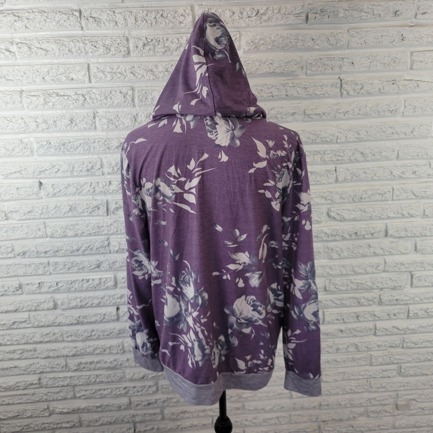 Womens Top Extra Large XL Tee Hoodie Lavender Floral Pockets Poly Blend Casual