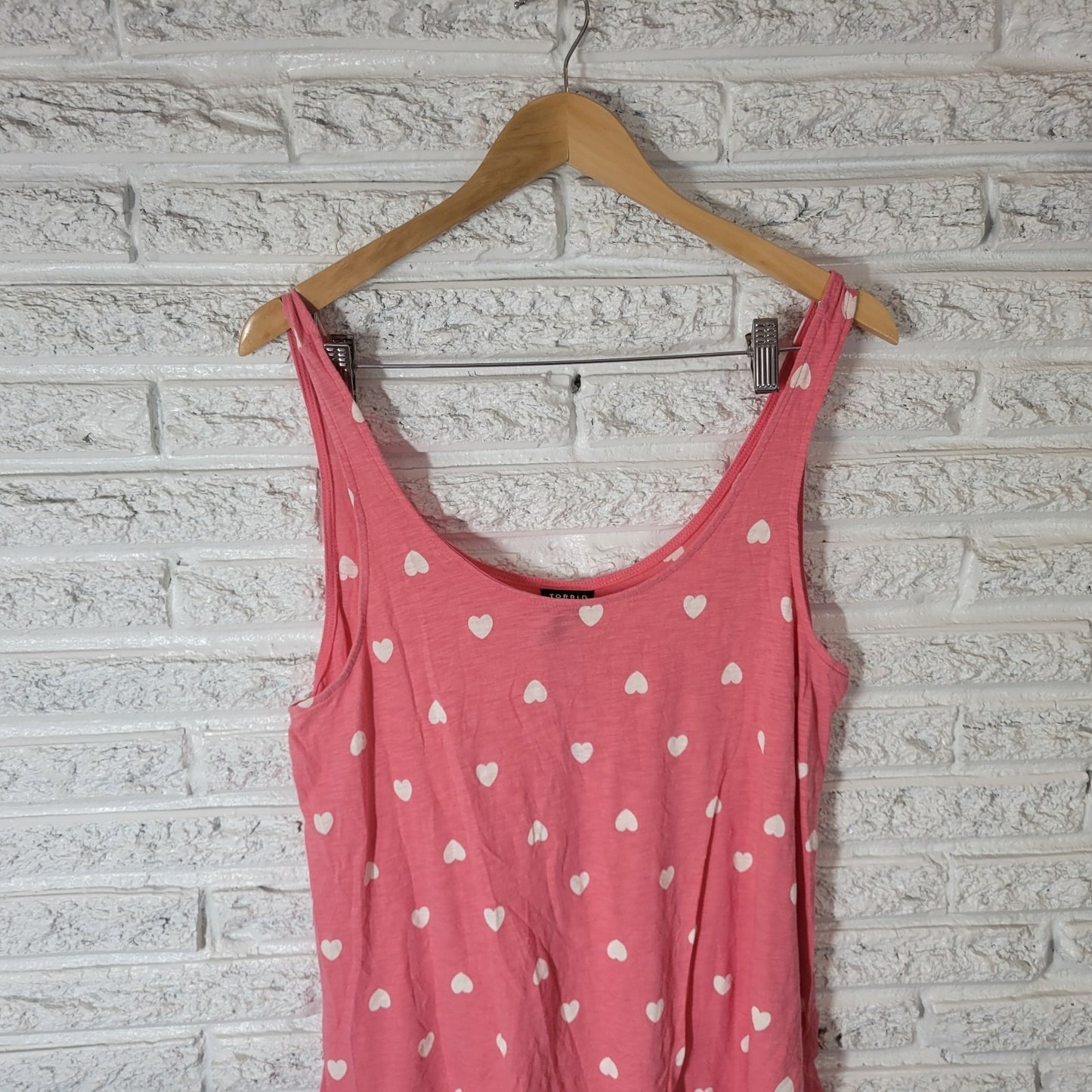 Valentines Day Torrid Womens Top 0 0X Plus Tank Lightweight Pink White Hearts