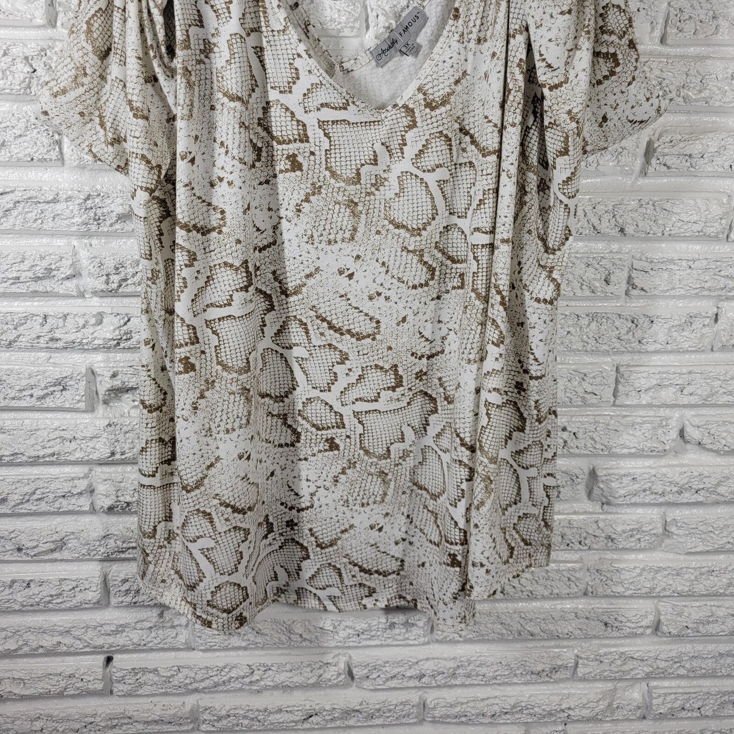 Absolutely Famous Womens Top 3X Plus 3/4 Sleeve Open Back Tan Cold Shoulder