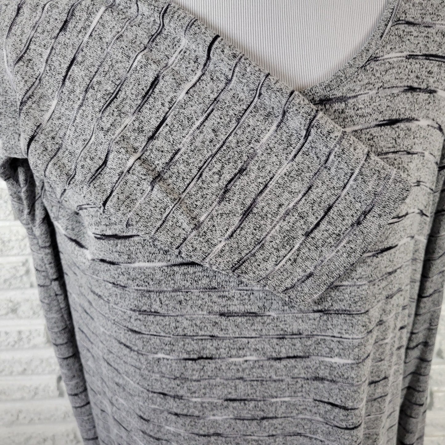 Apt 9 Womens Top 2X Plus Long Sleeve Gray Stripe Sheer Rayon Blend Casual Knit