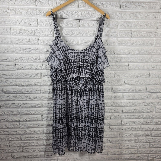 Faded Glory Womens Dress 4X Slip Sheath Adjustable Spaghetti Black Geometric