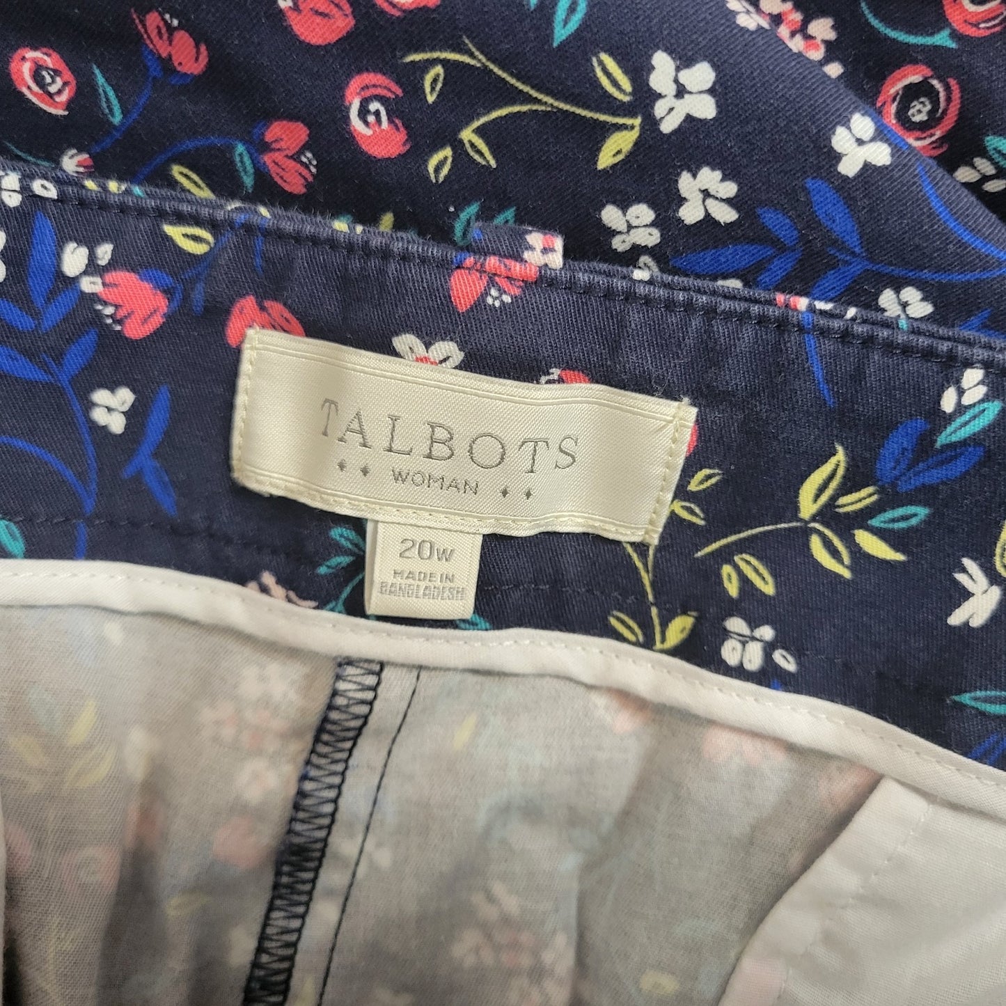 Talbots Womens Pants 20W Plus Capri Blue Floral Zip Fly Comfy Pockets Casual