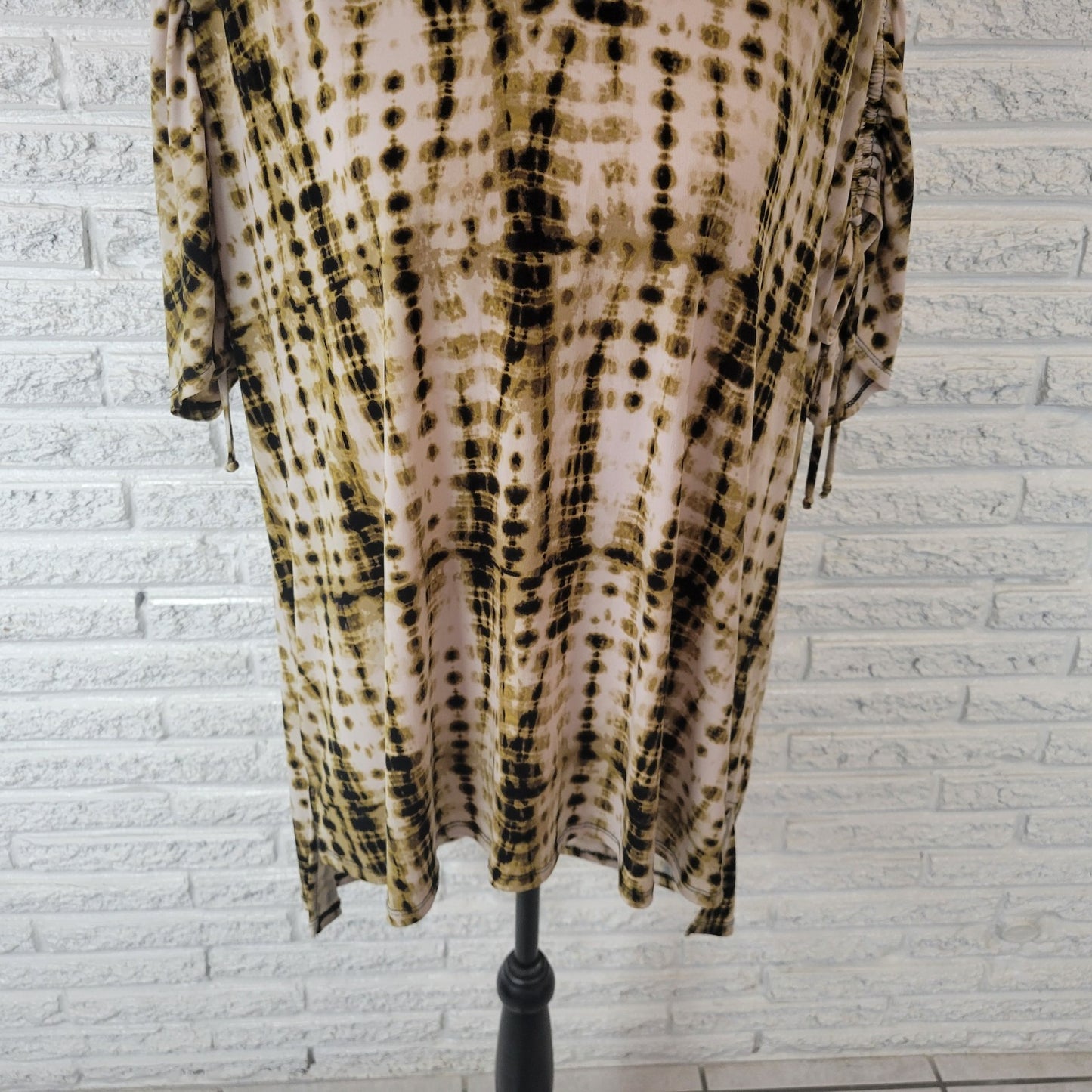 Cato Est 1946 Womens Top Extra Large XL Tan Black Watercolor Poly Blend Comfy