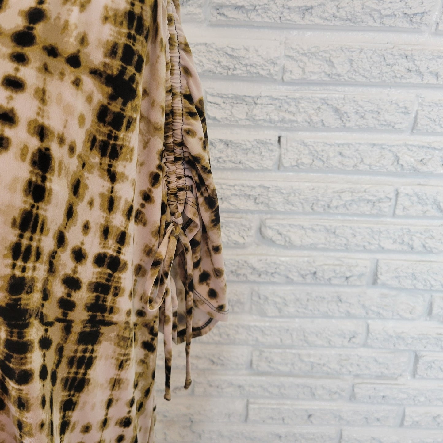 Cato Est 1946 Womens Top Extra Large XL Tan Black Watercolor Poly Blend Comfy