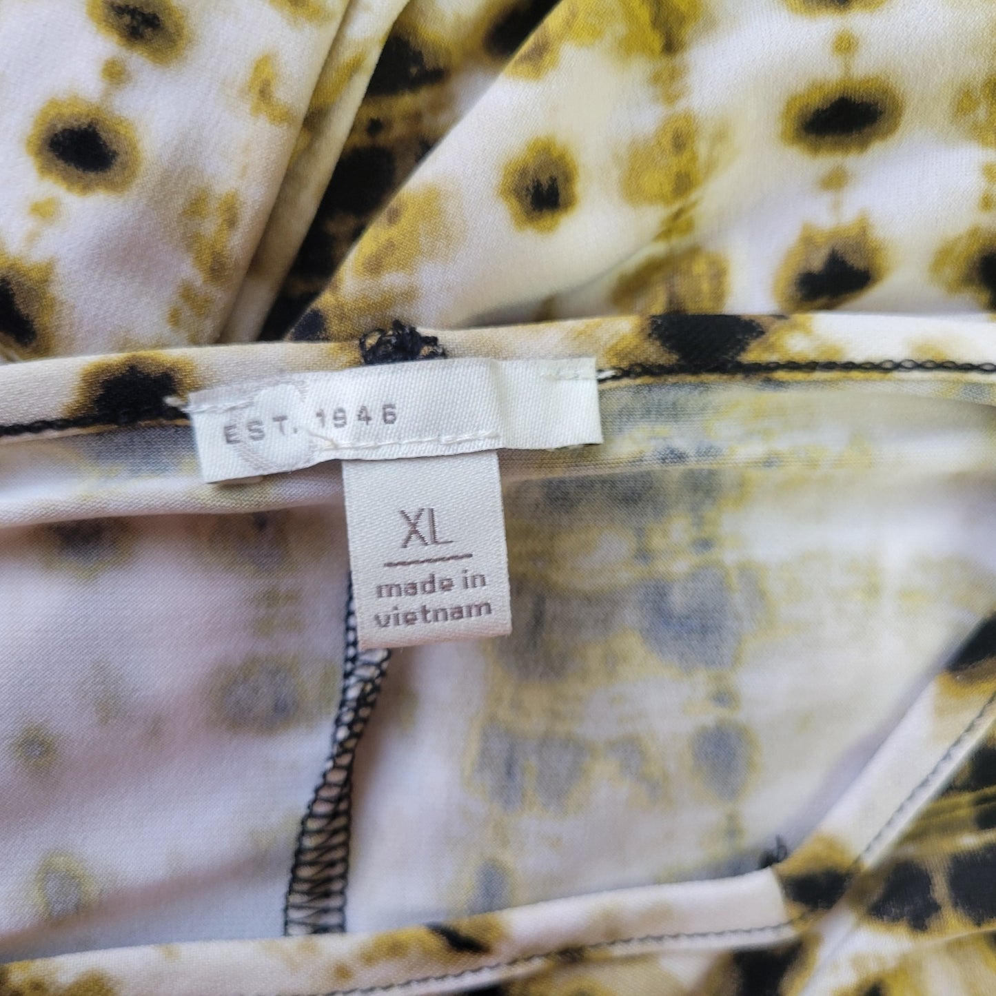 Cato Est 1946 Womens Top Extra Large XL Tan Black Watercolor Poly Blend Comfy