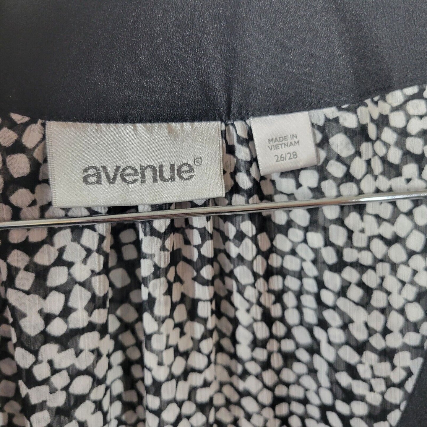 Avenue Women Top 26 28 Plus Tunic Flutter Sleeve White Squares Ruffle Sheer