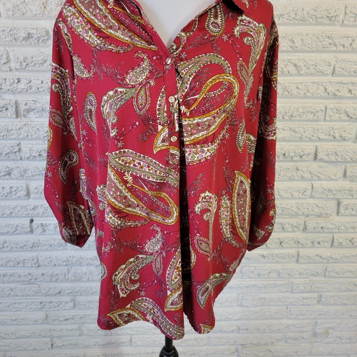 Rebecca Malone Womens Top 1X Plus Roll Tab Sleeve Burgundy Paisley Lightweight